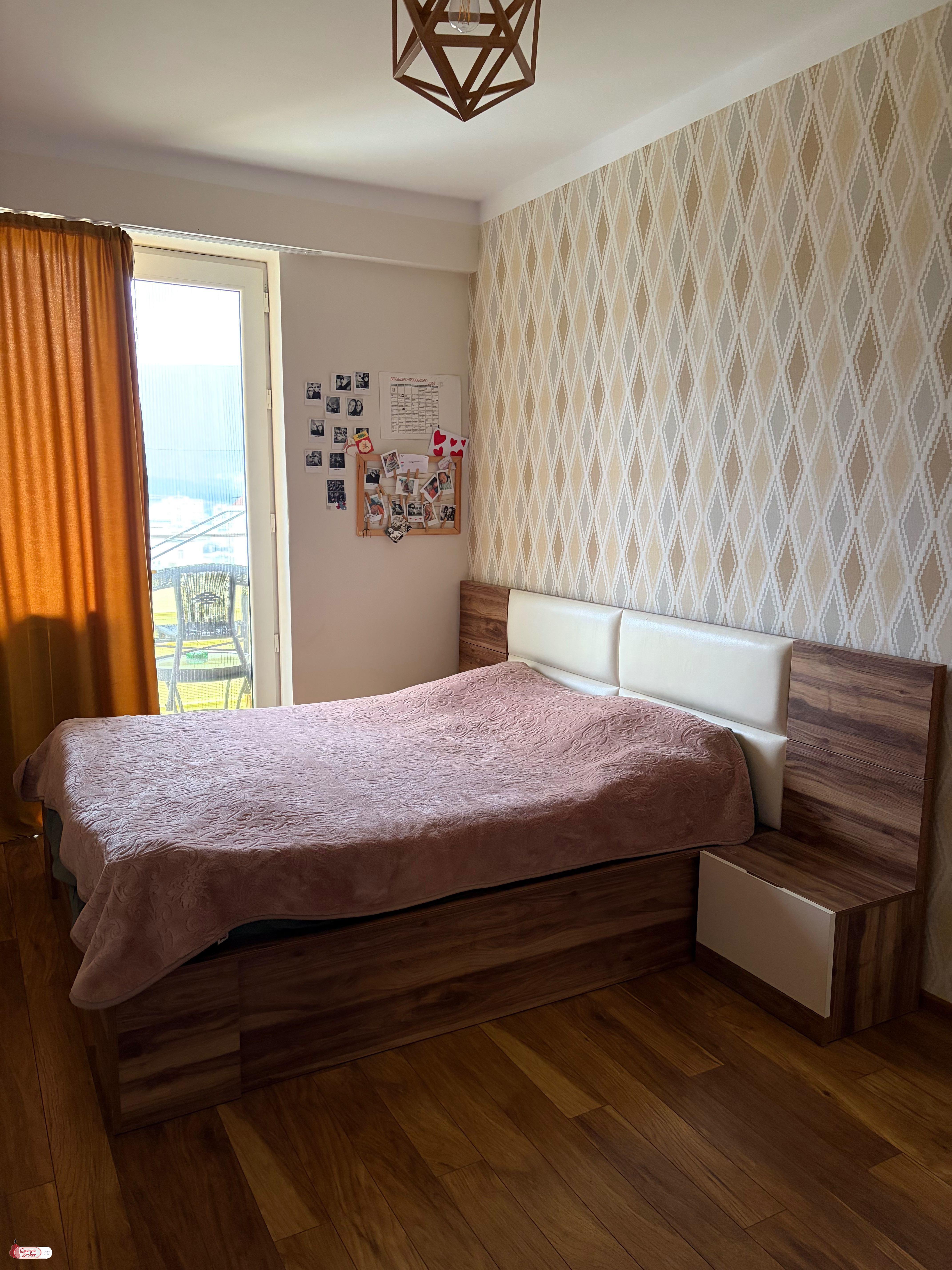 продается квартира с новым ремонтом 3-комнаты