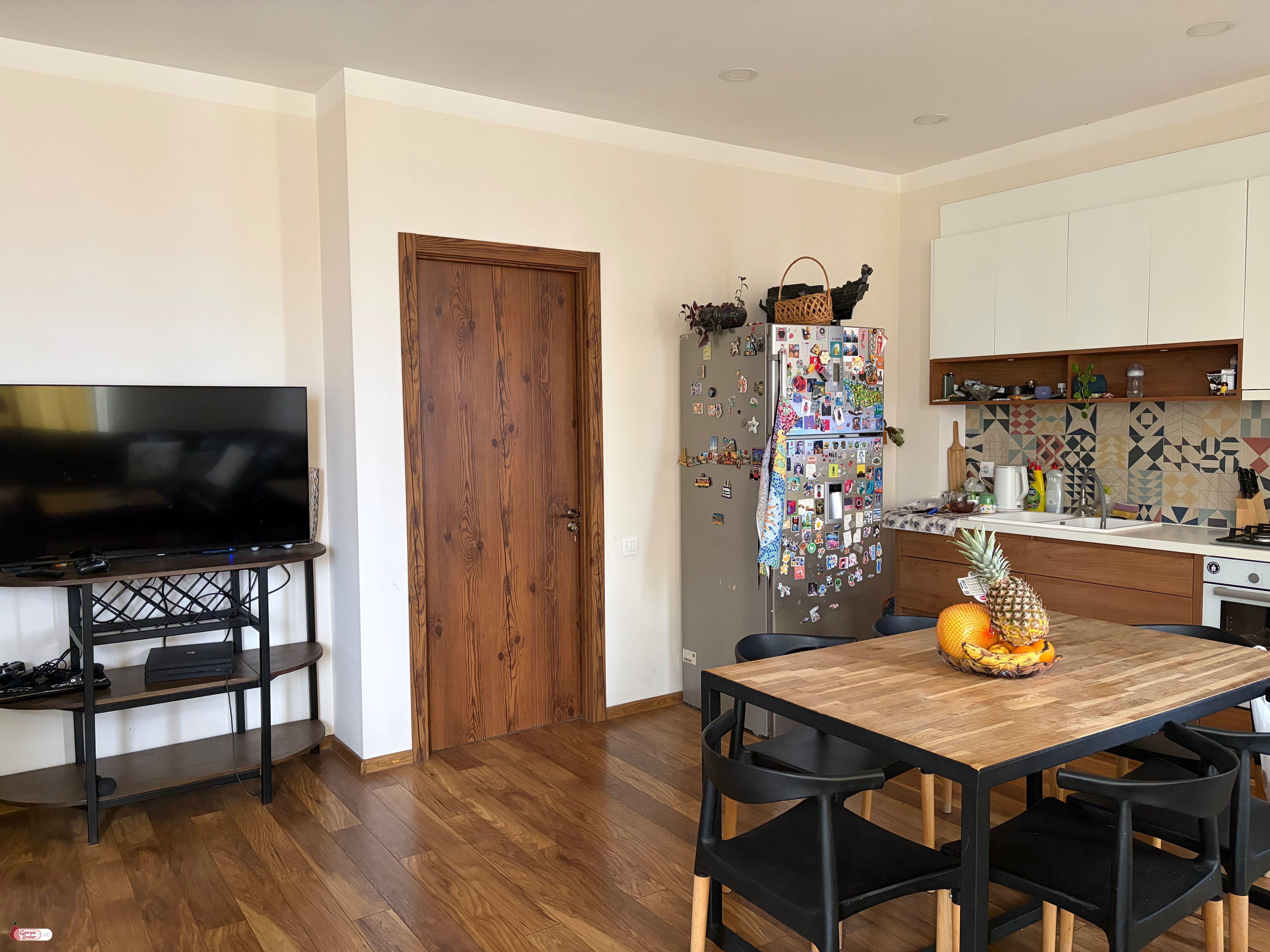 продается квартира с новым ремонтом 3-комнаты