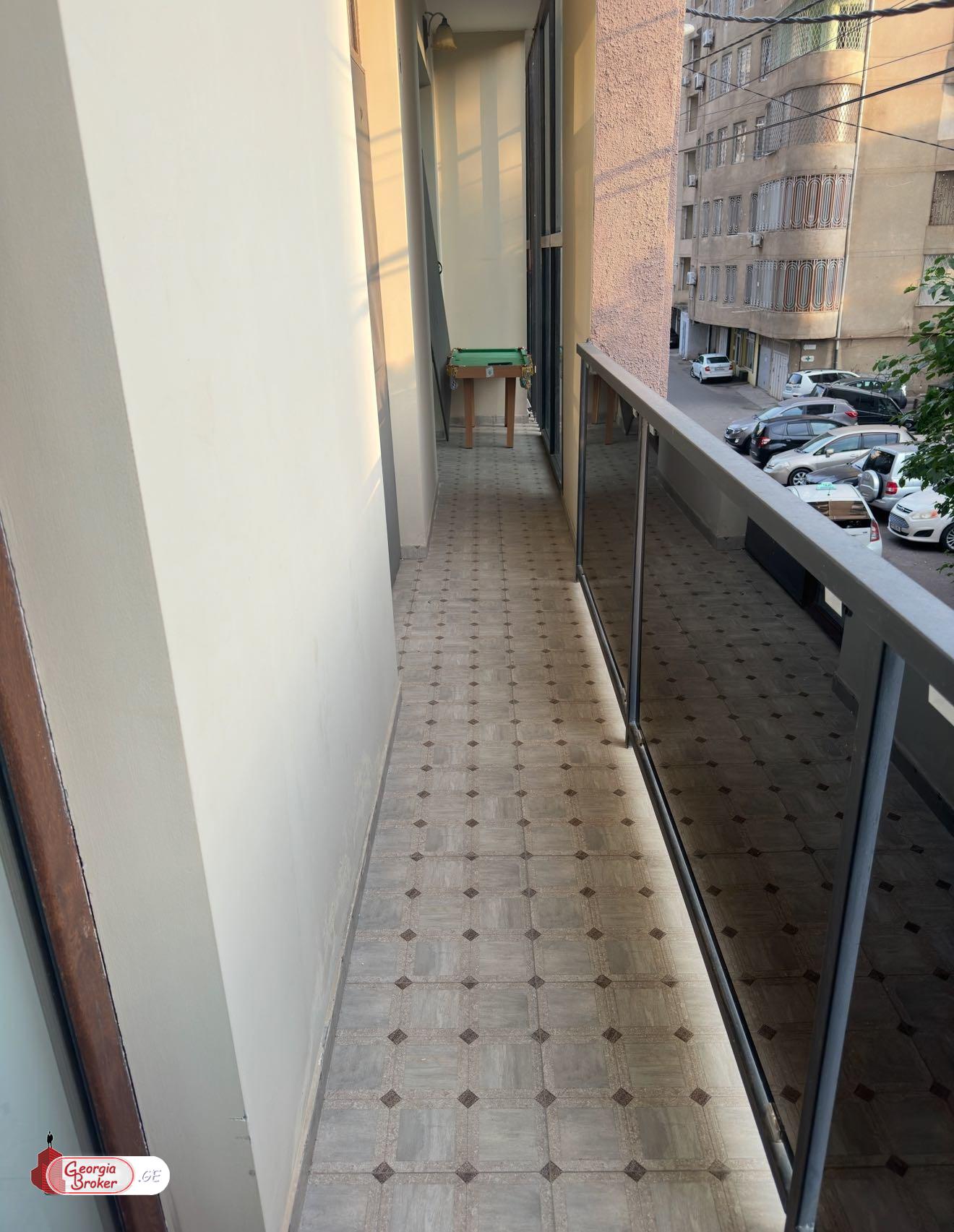 продается квартира с новым ремонтом 4-комнаты