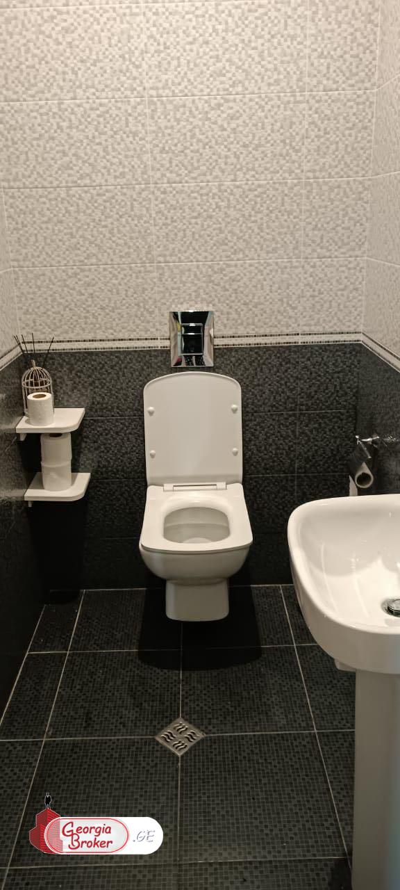 продается квартира с новым ремонтом 4-комнаты