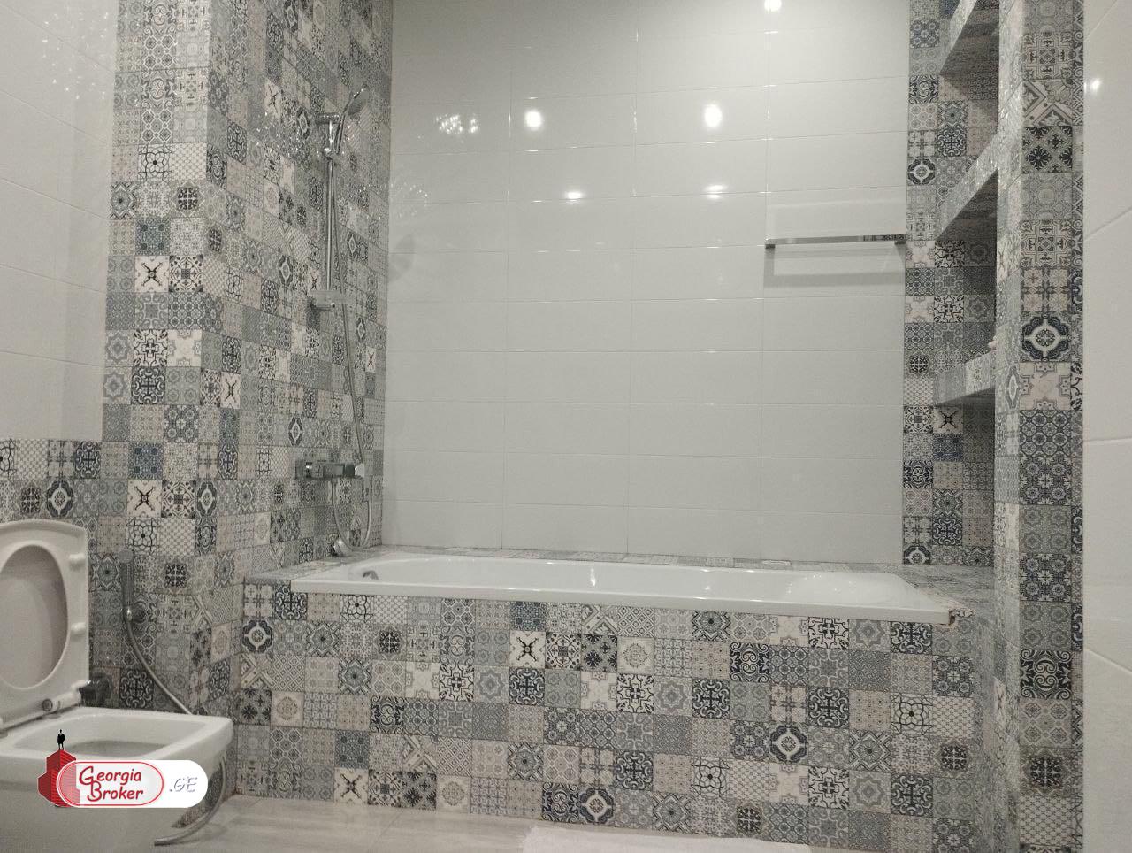 продается квартира с новым ремонтом 4-комнаты