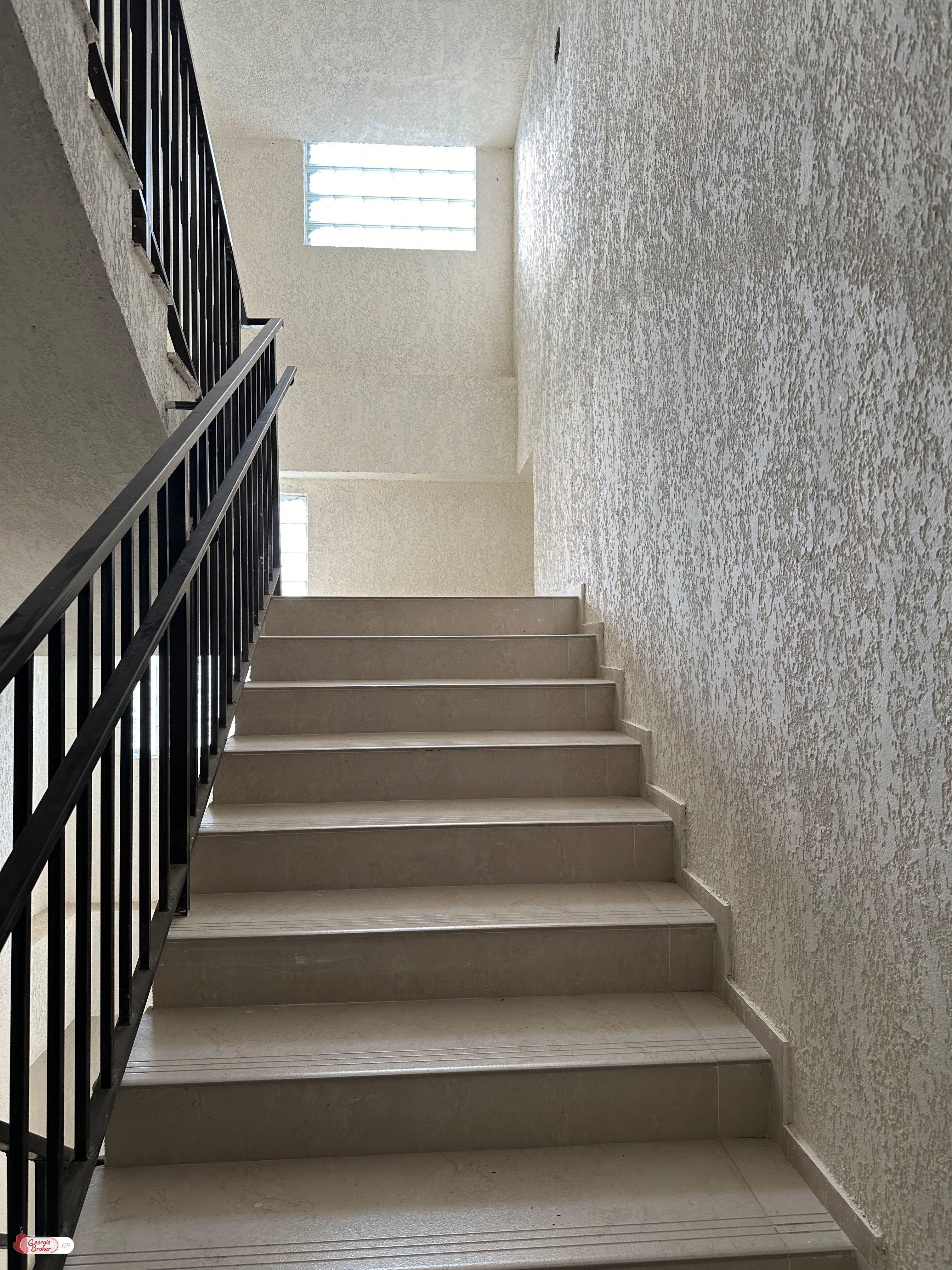 nearly repaired 3-room apartment for sale