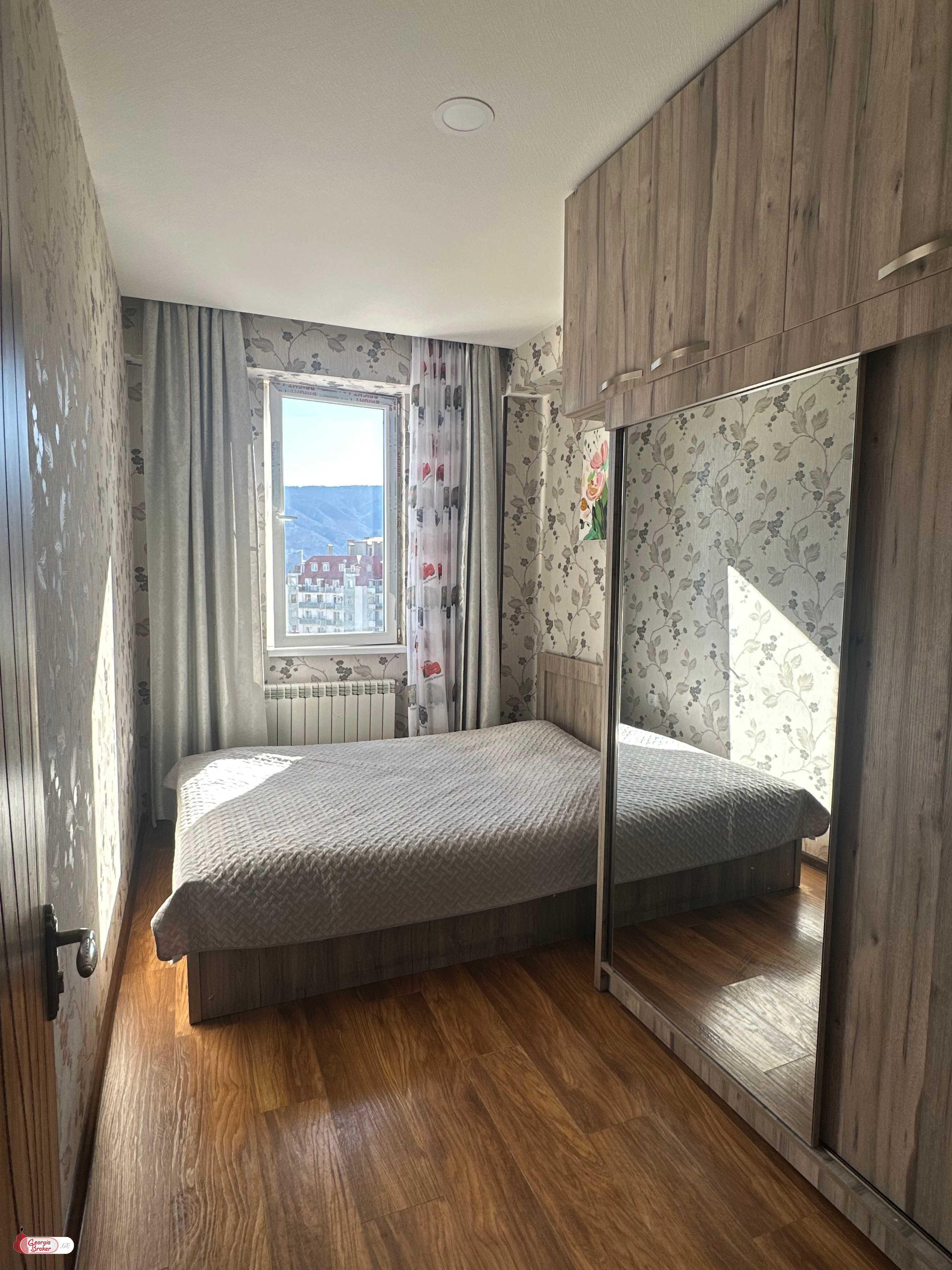 იყიდება ახალი გარემონტებული 3 ოთახიანი ბინა