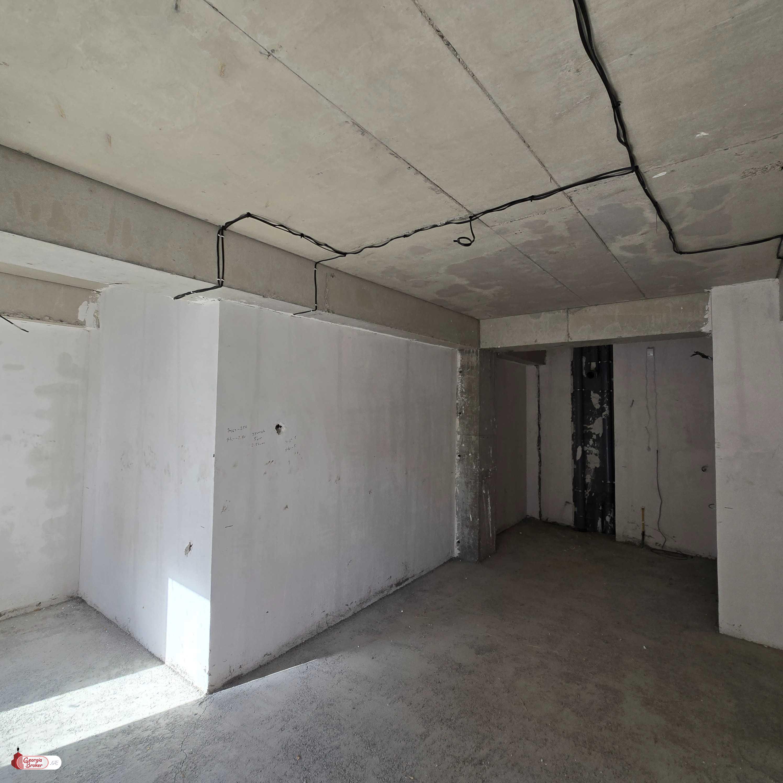 продается квартира с новым ремонтом 3-комнаты