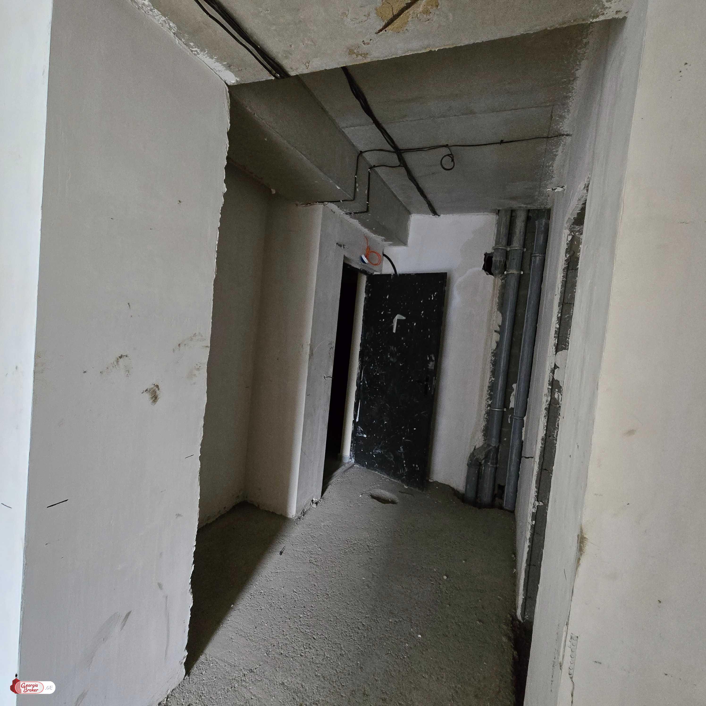 продается квартира с новым ремонтом 3-комнаты