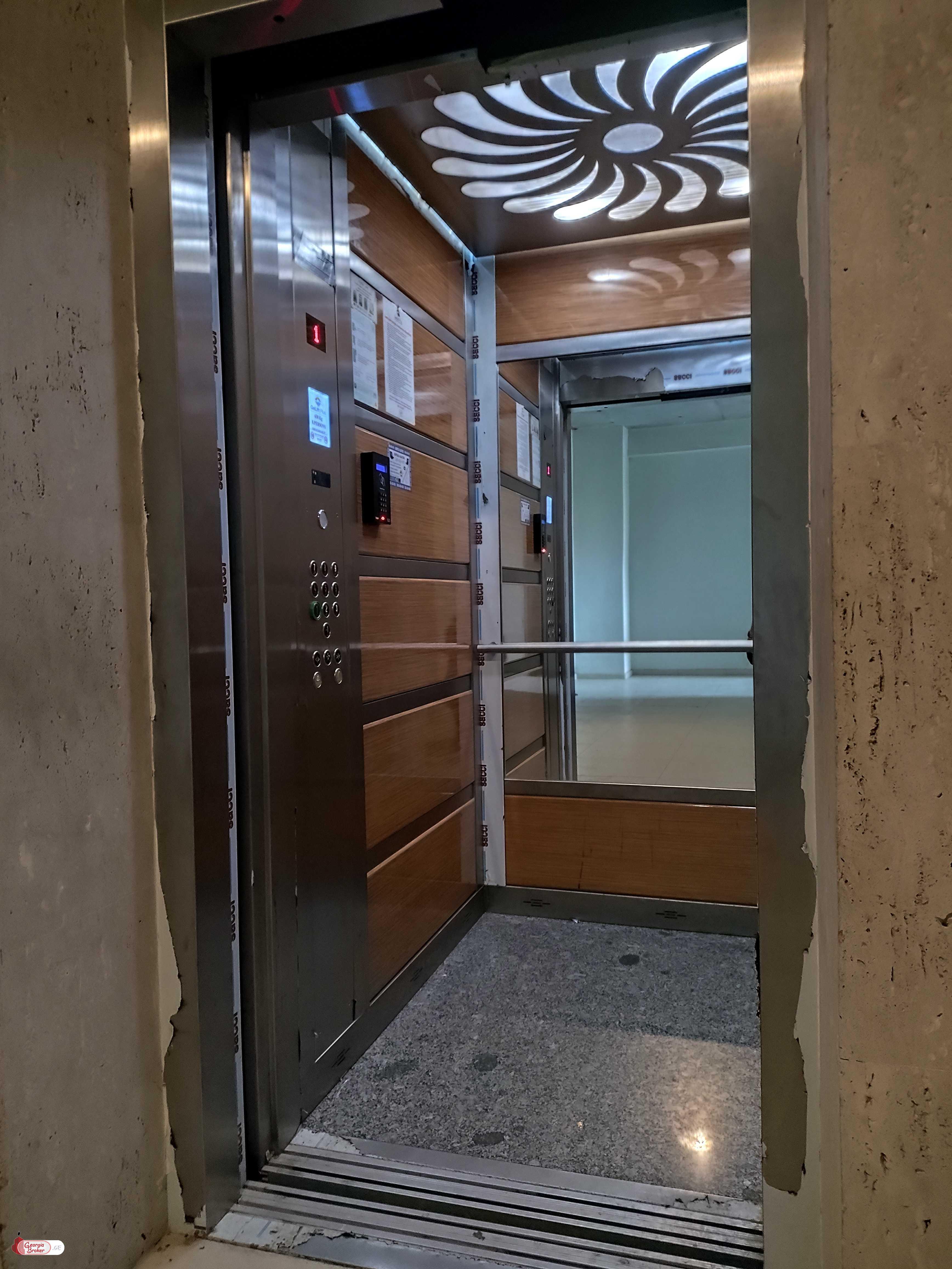 продается квартира с новым ремонтом 3-комнаты