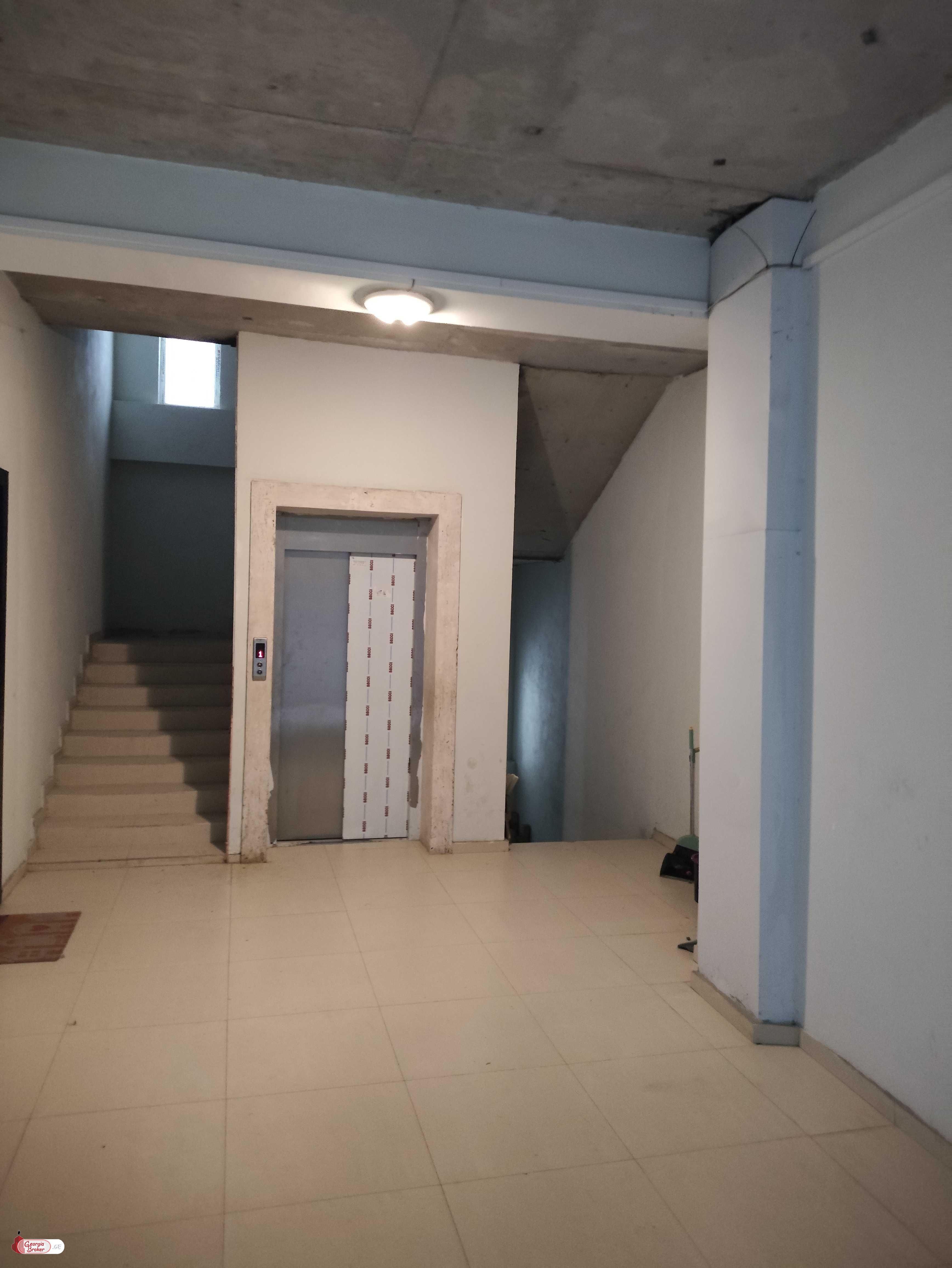 продается квартира с новым ремонтом 3-комнаты