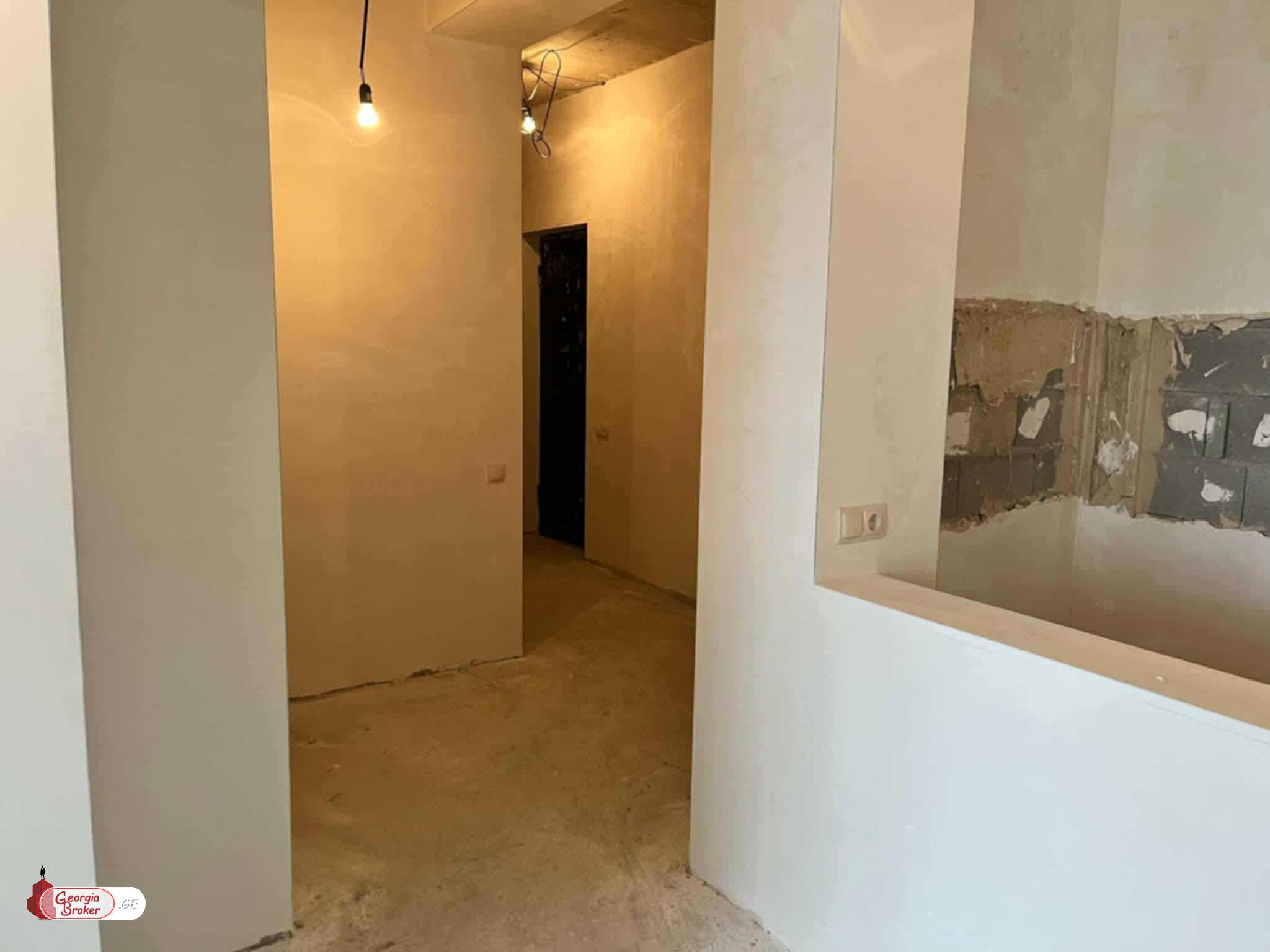 продается квартира с новым ремонтом 3-комнаты