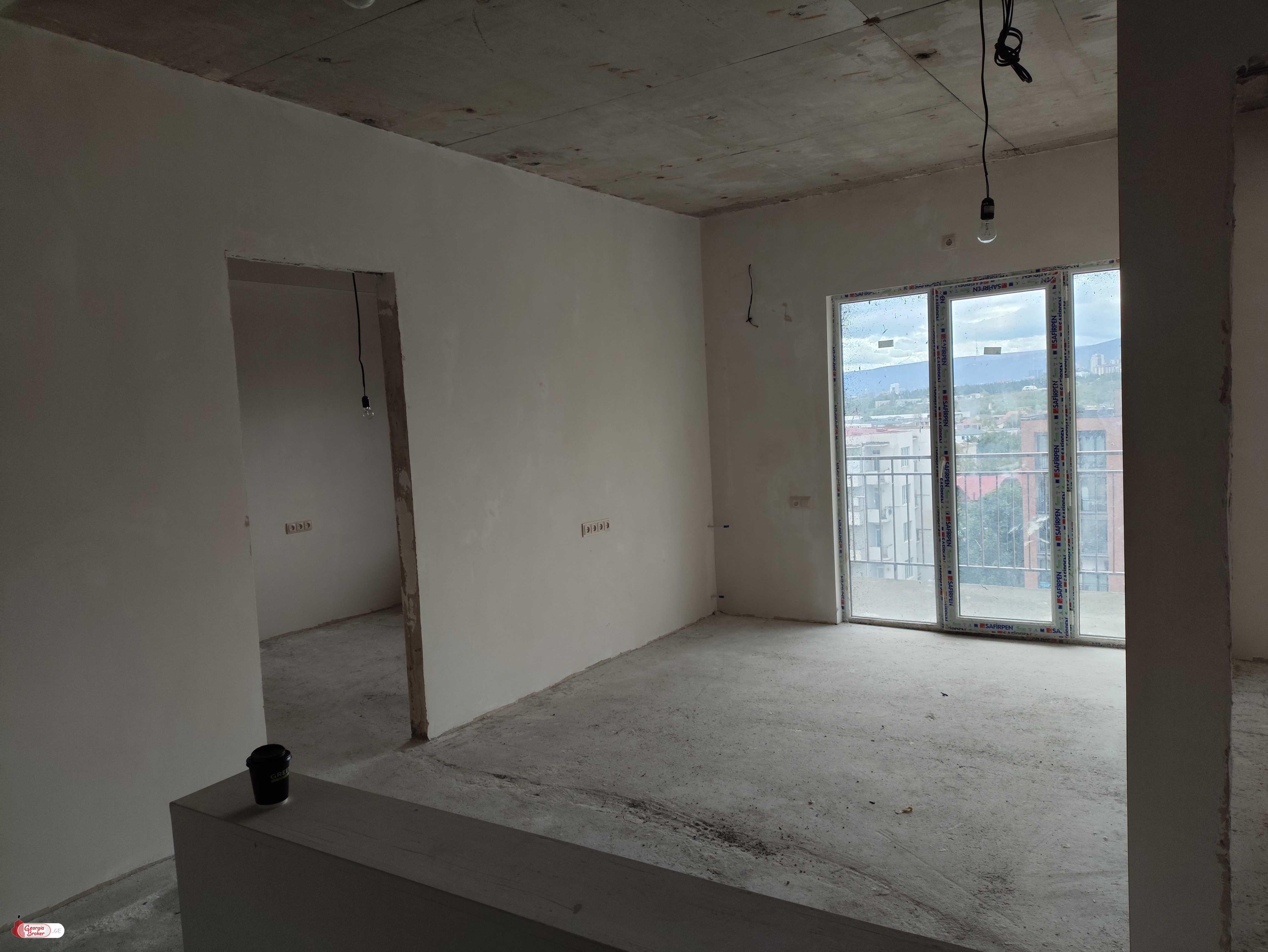 продается квартира с новым ремонтом 3-комнаты