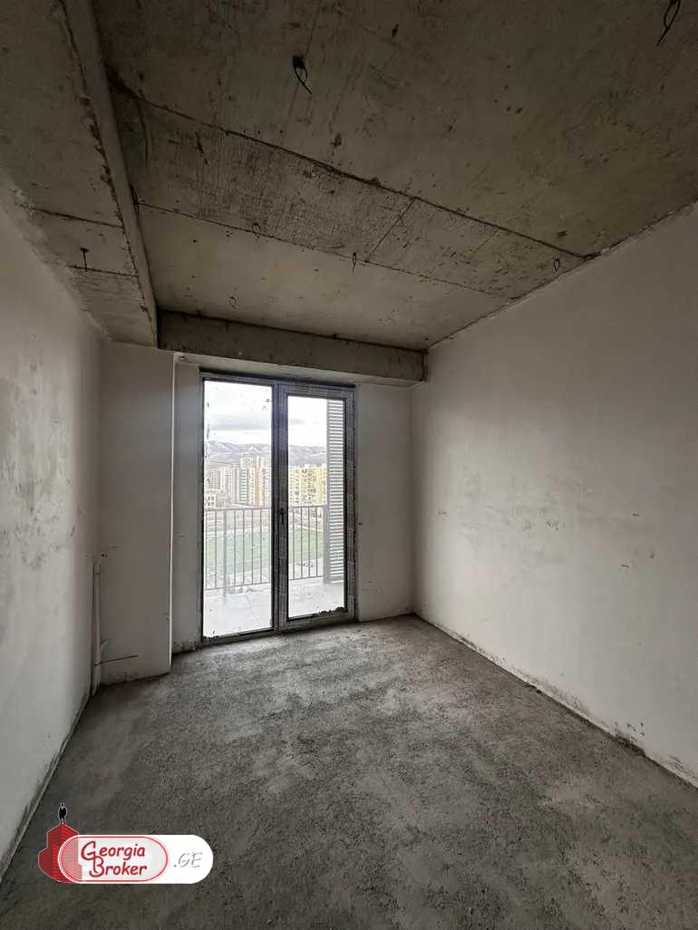 продается квартира с новым ремонтом 3-комнаты