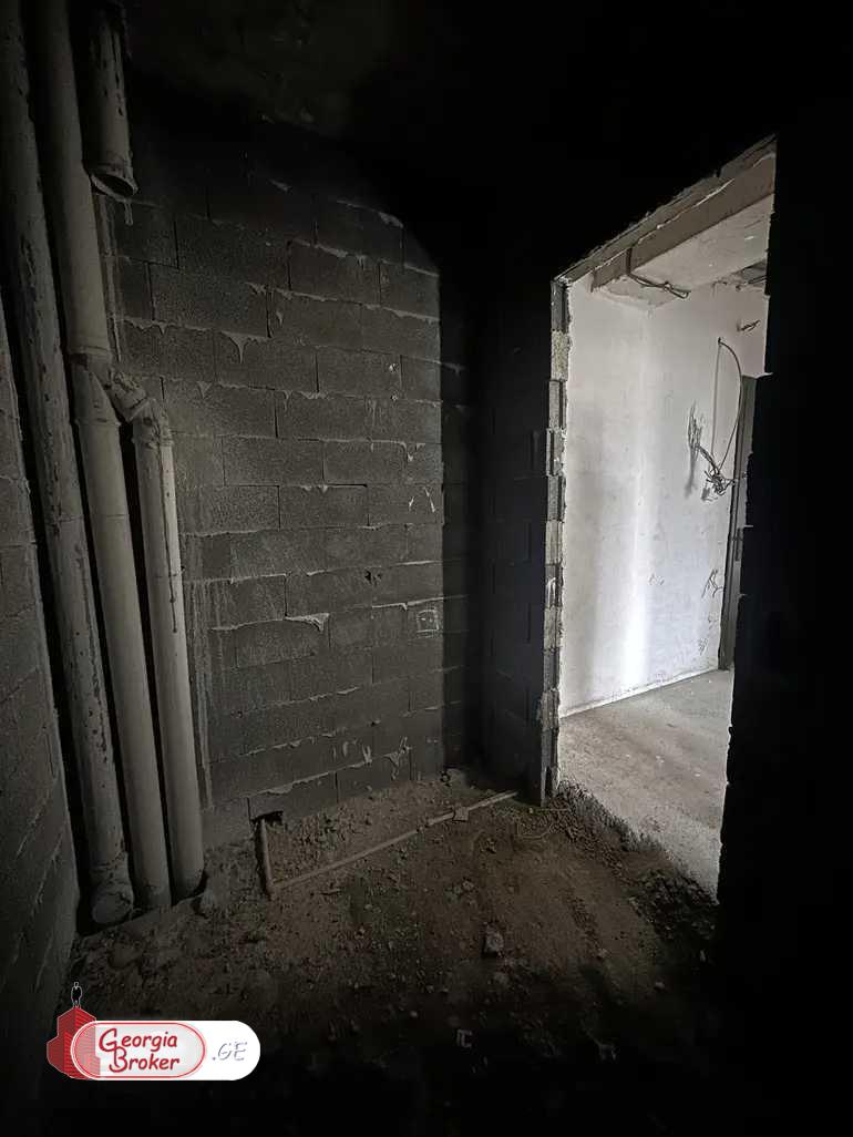 продается квартира с новым ремонтом 3-комнаты