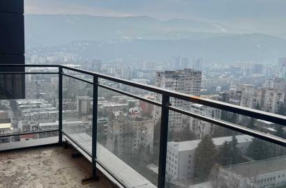 იყიდება ახალი გარემონტებული 5 ოთახიანი ბინა