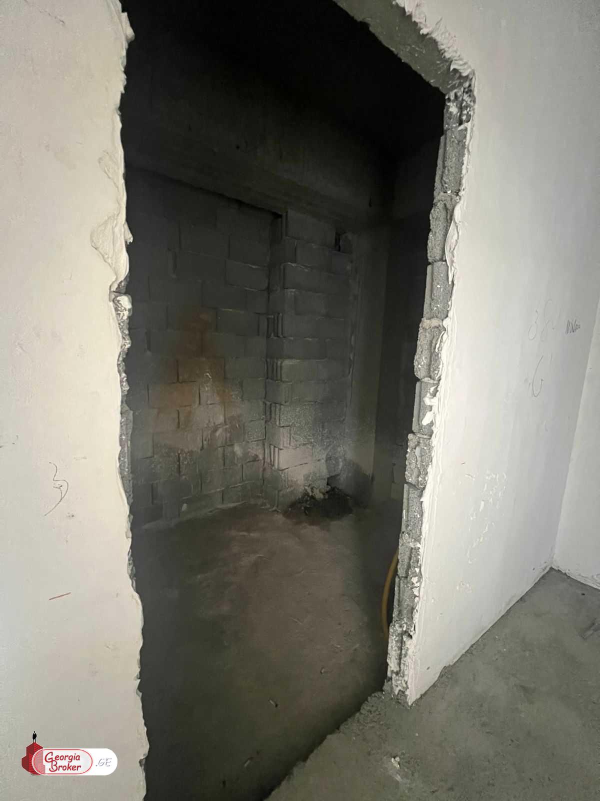 nearly repaired 5-room apartment for sale