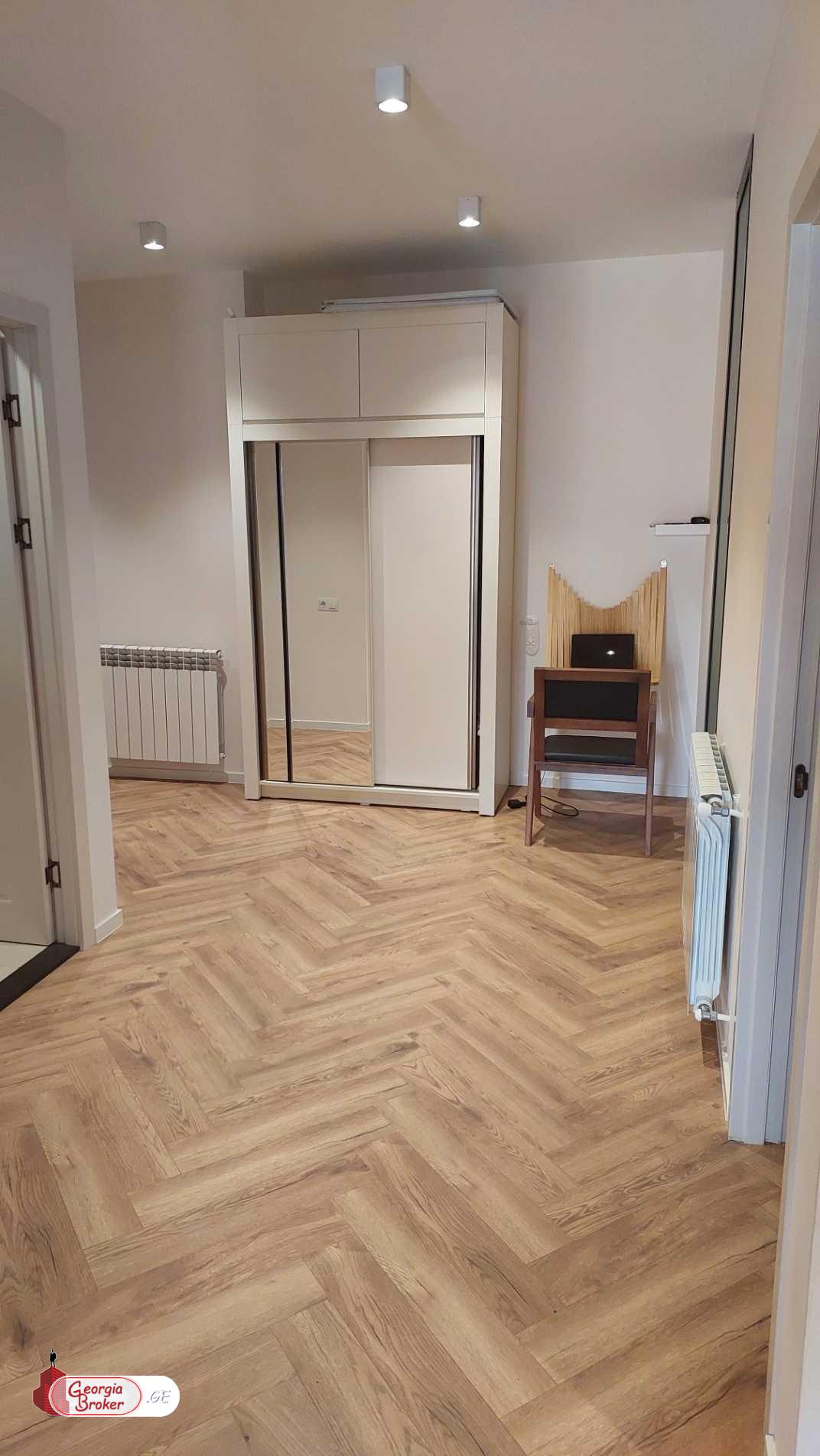 nearly repaired 3-room apartment for sale