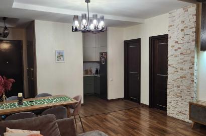 იყიდება ახალი გარემონტებული 4 ოთახიანი ბინა