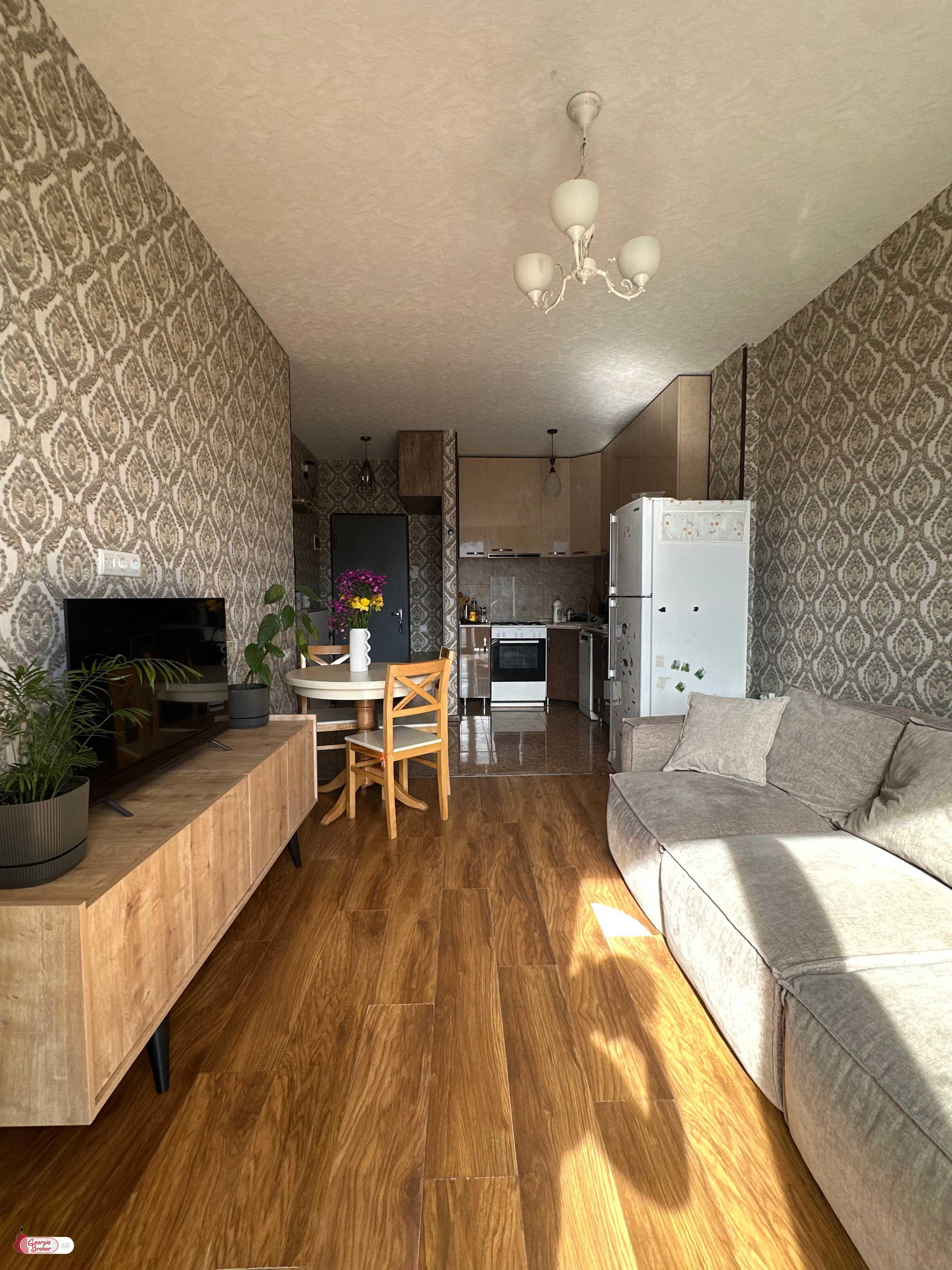 იყიდება ახალი გარემონტებული 3 ოთახიანი ბინა