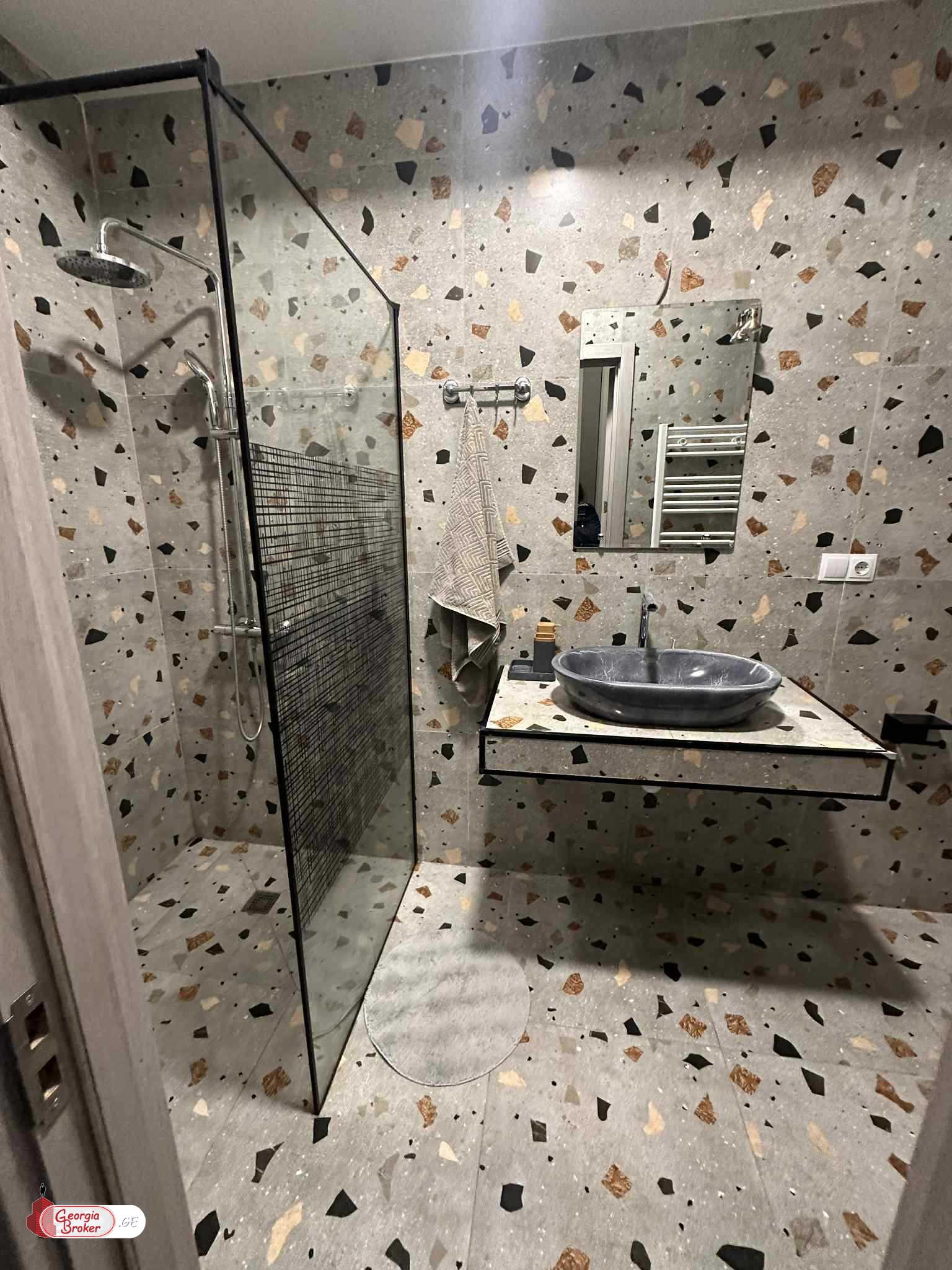 nearly repaired 2-room apartment for sale