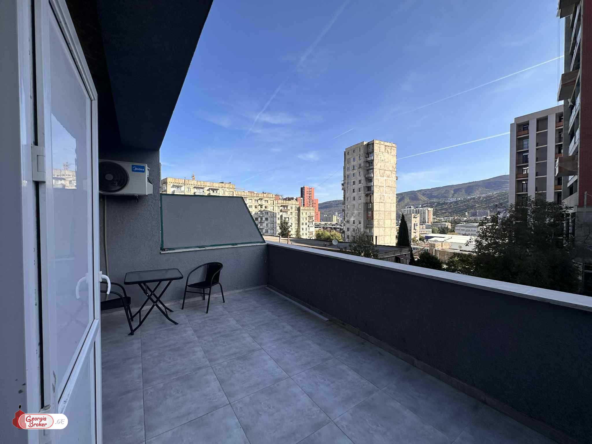 nearly repaired 2-room apartment for sale