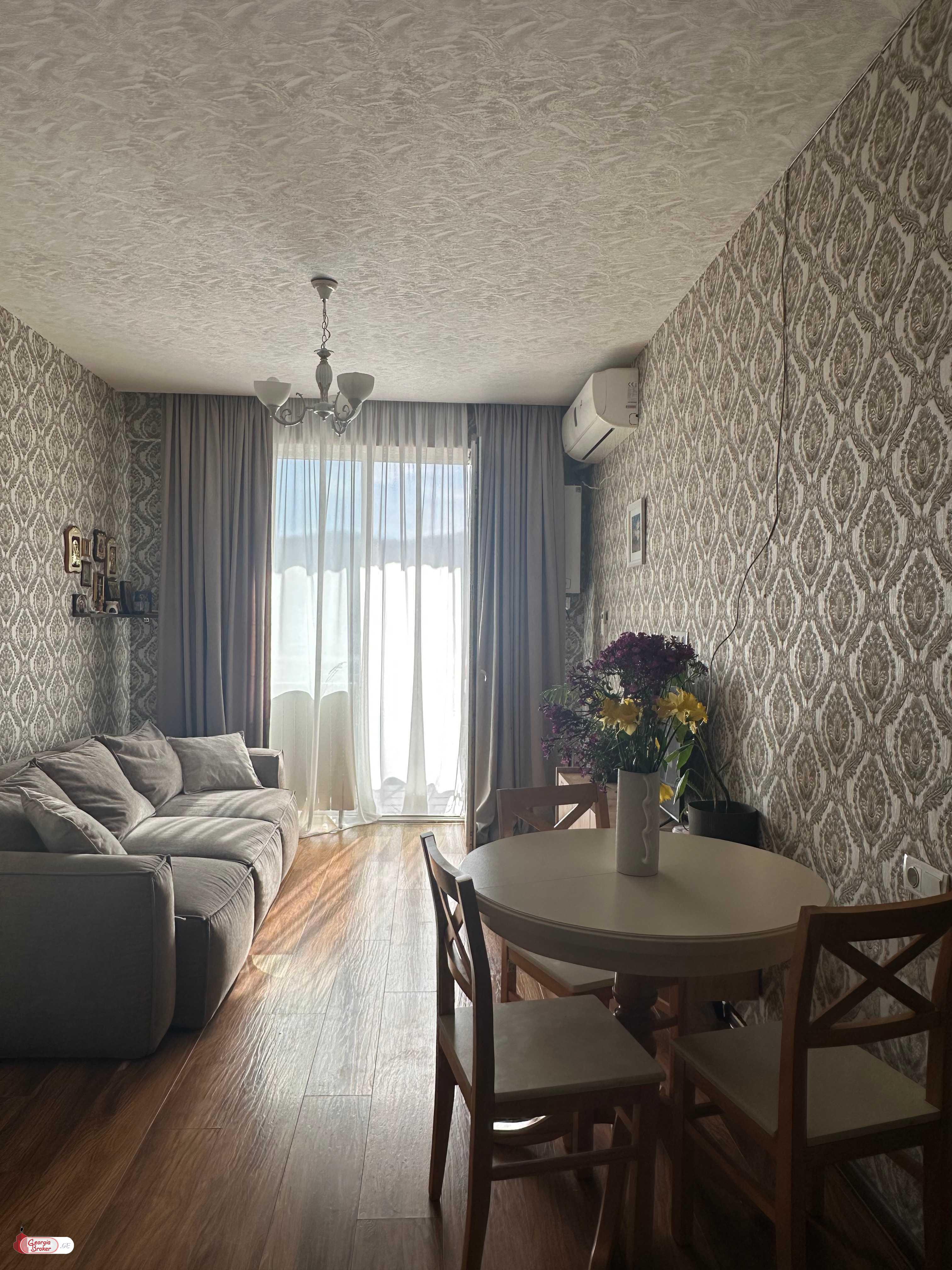 იყიდება ახალი გარემონტებული 3 ოთახიანი ბინა