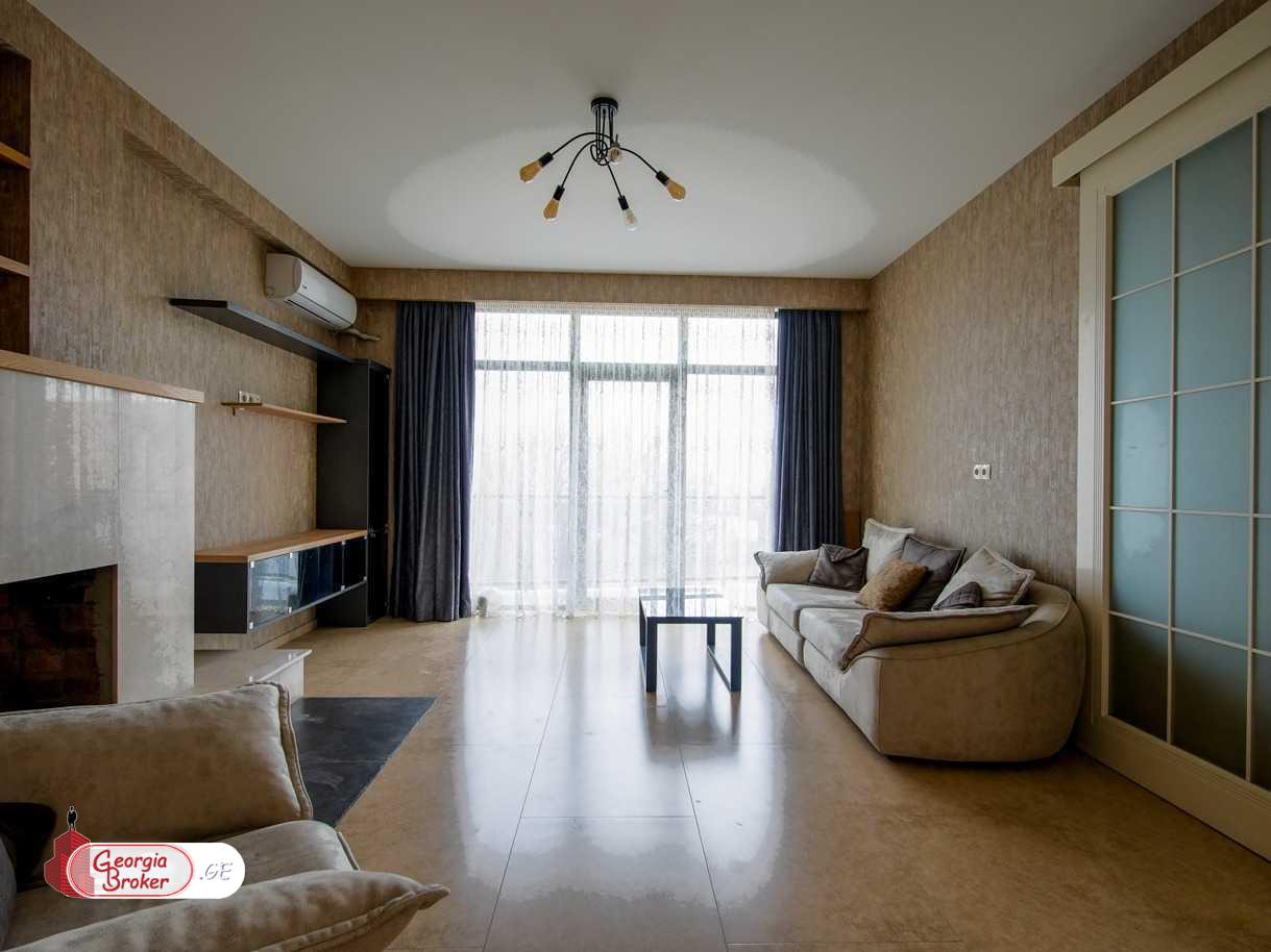 იყიდება ახალი გარემონტებული 9 ოთახიანი სახლი