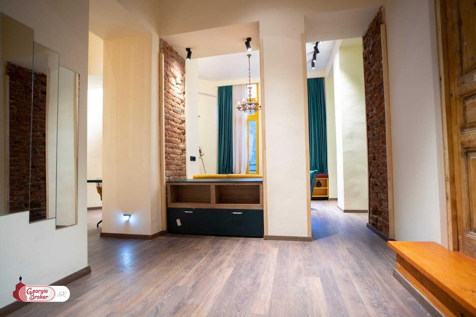 იყიდება ახალი გარემონტებული 2 ოთახიანი ბინა