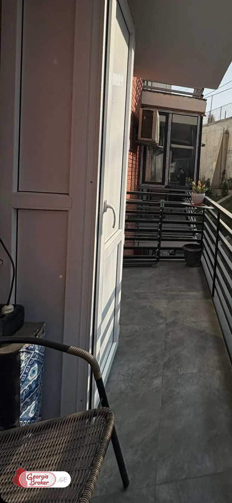 იყიდება ახალი გარემონტებული 2 ოთახიანი ბინა