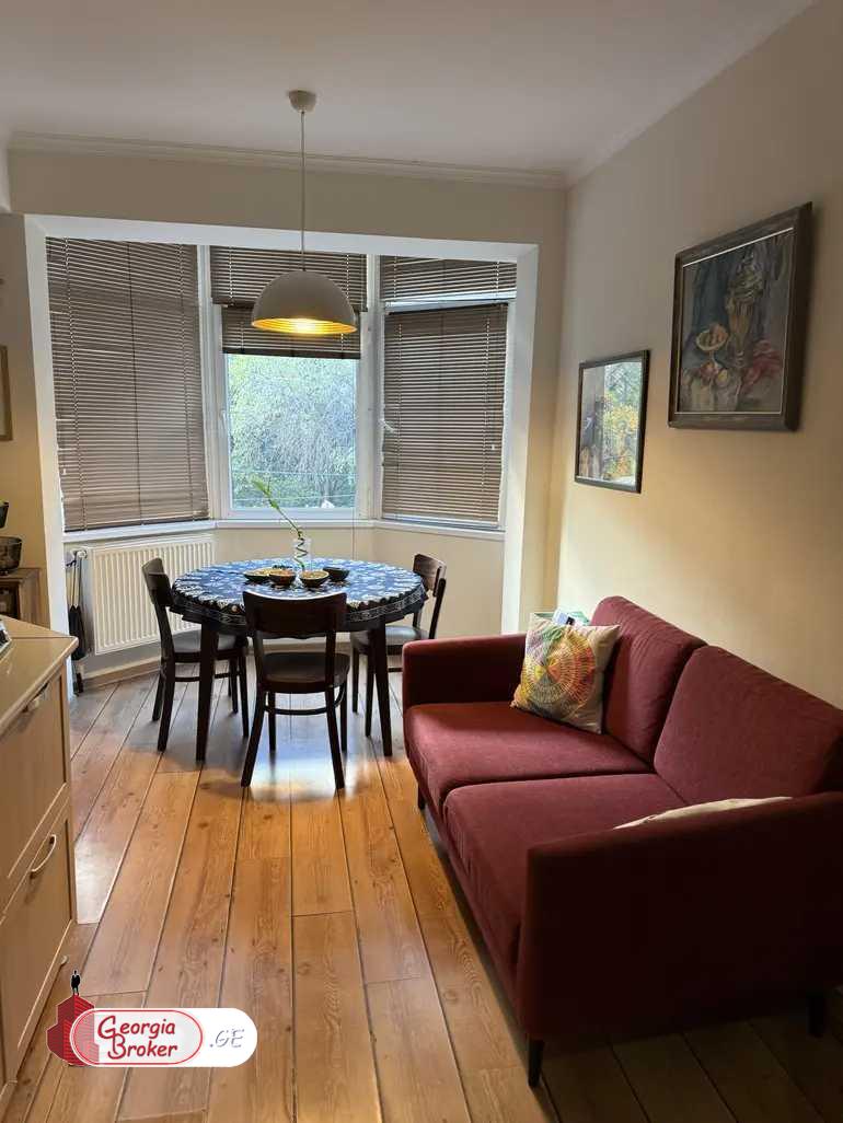 продается квартира с новым ремонтом 5-комнат