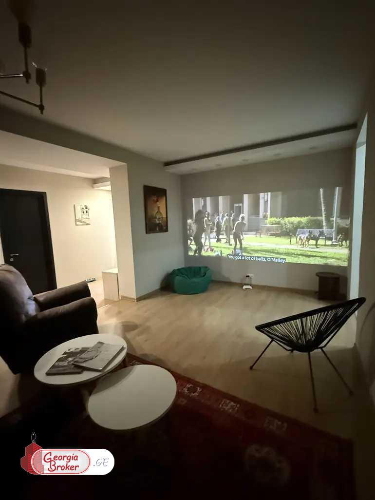 продается квартира с новым ремонтом 5-комнат