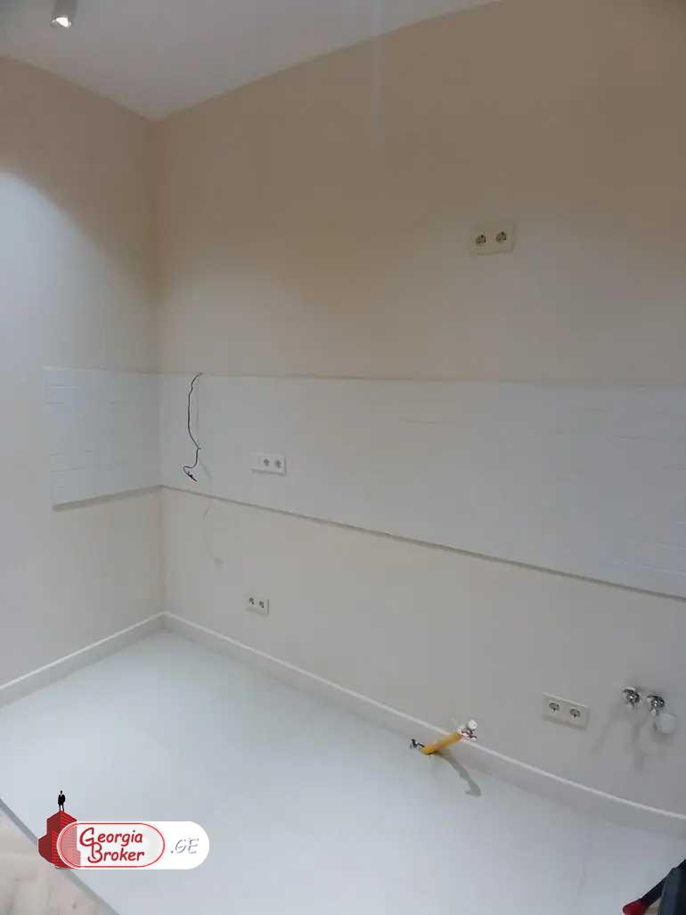 იყიდება ახალი გარემონტებული 4 ოთახიანი ბინა