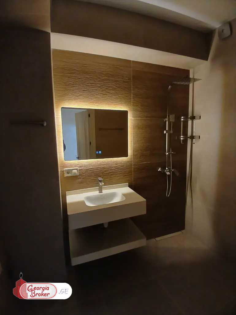 იყიდება ახალი გარემონტებული 4 ოთახიანი ბინა