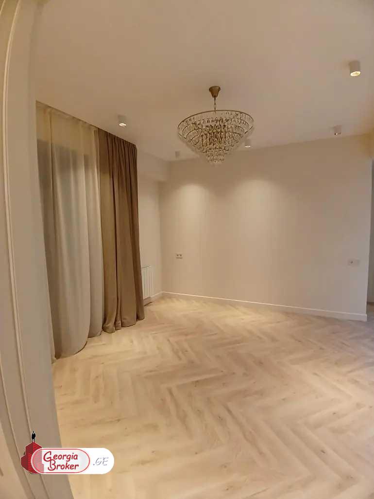 იყიდება ახალი გარემონტებული 4 ოთახიანი ბინა