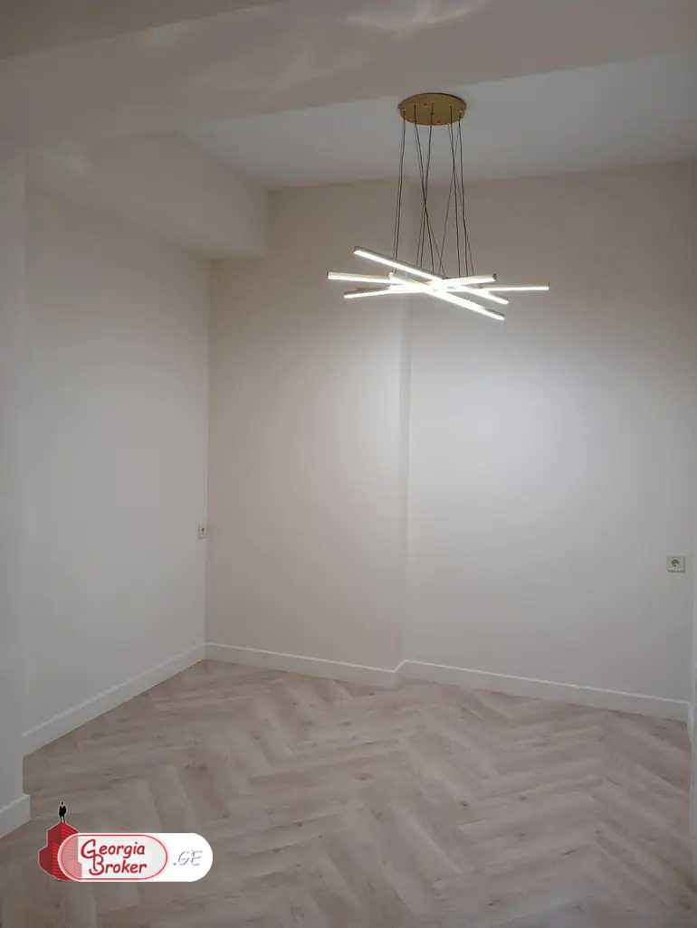 იყიდება ახალი გარემონტებული 4 ოთახიანი ბინა