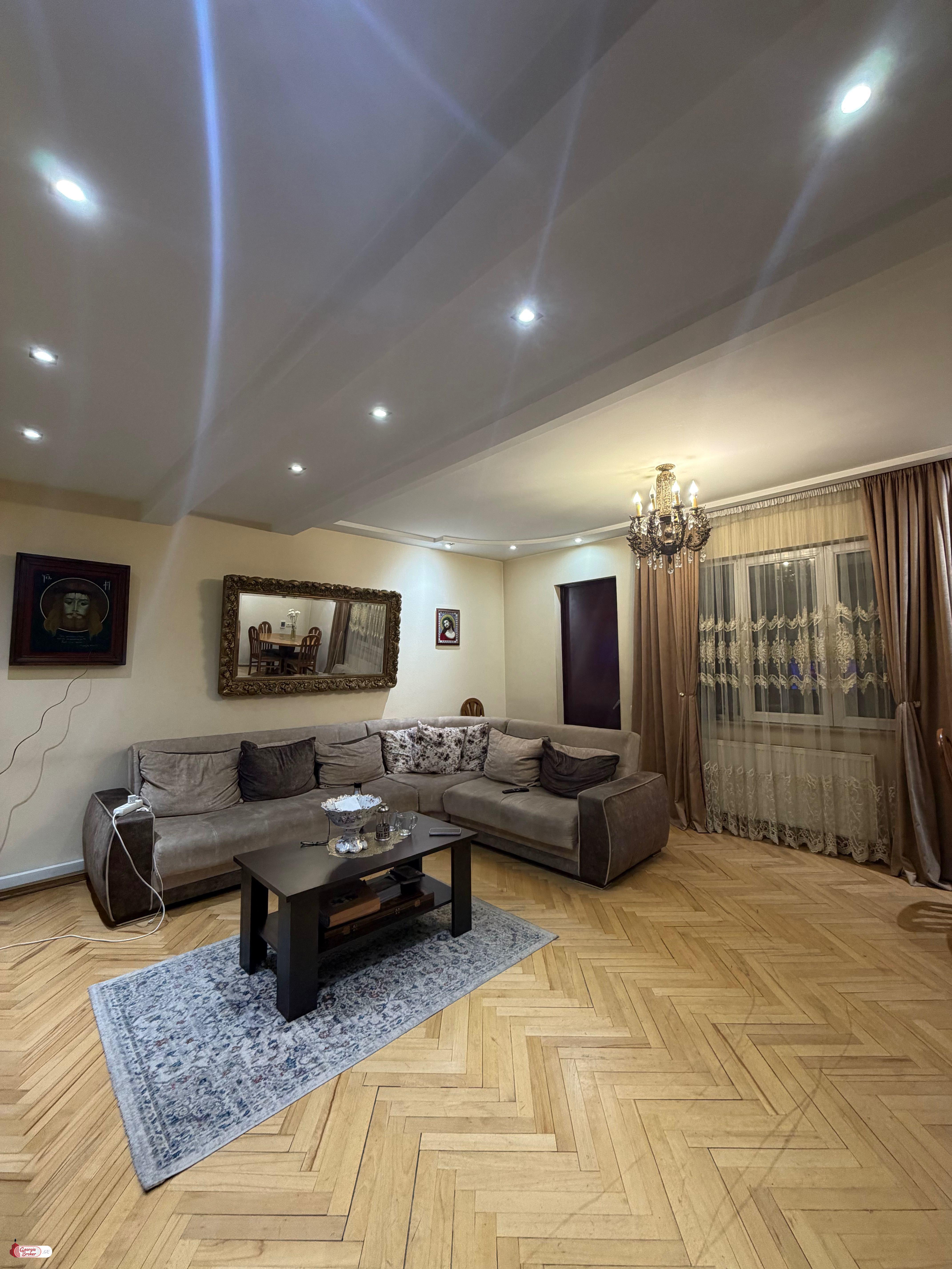 იყიდება ახალი გარემონტებული 4 ოთახიანი ბინა