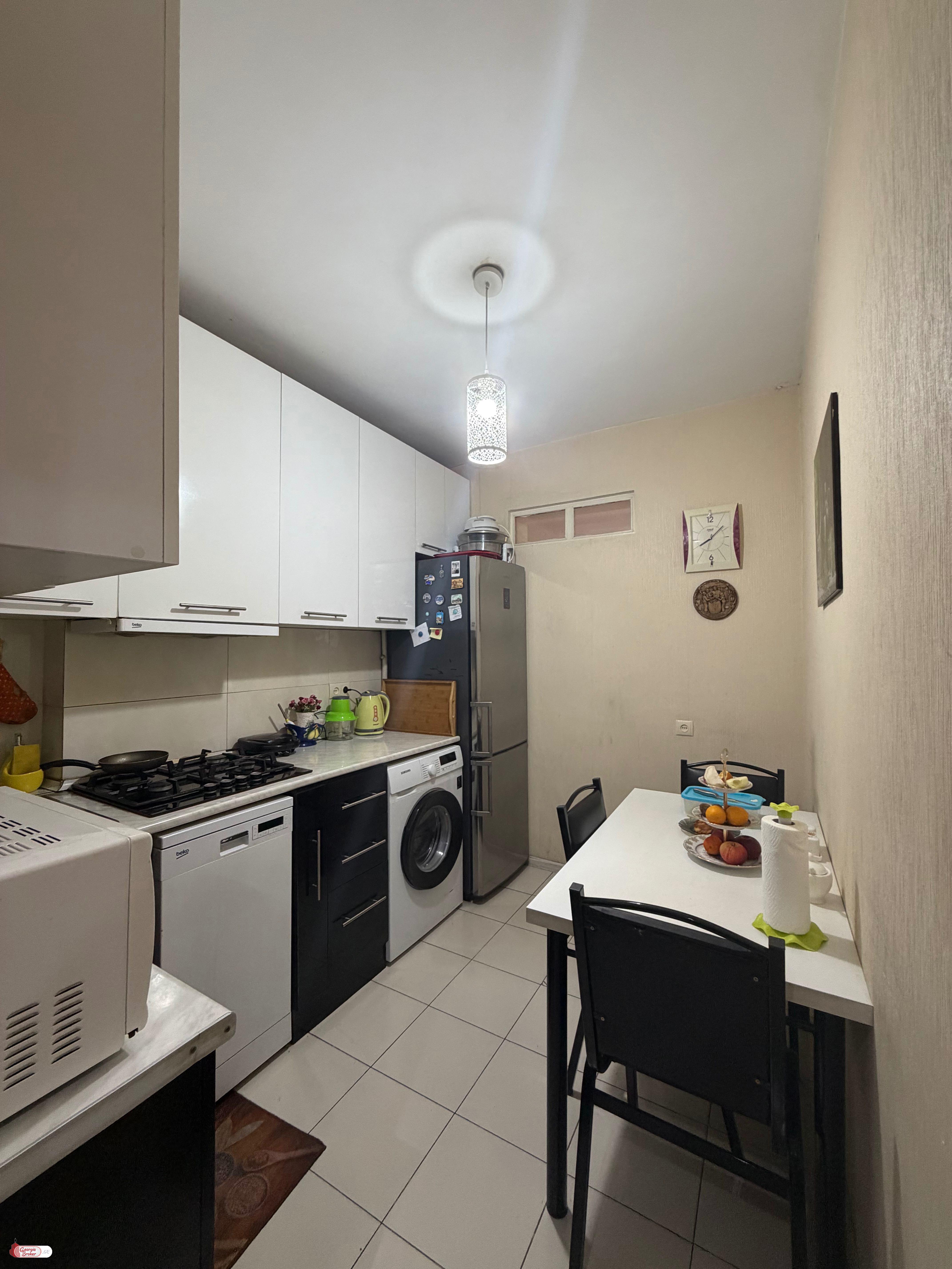 იყიდება ახალი გარემონტებული 4 ოთახიანი ბინა