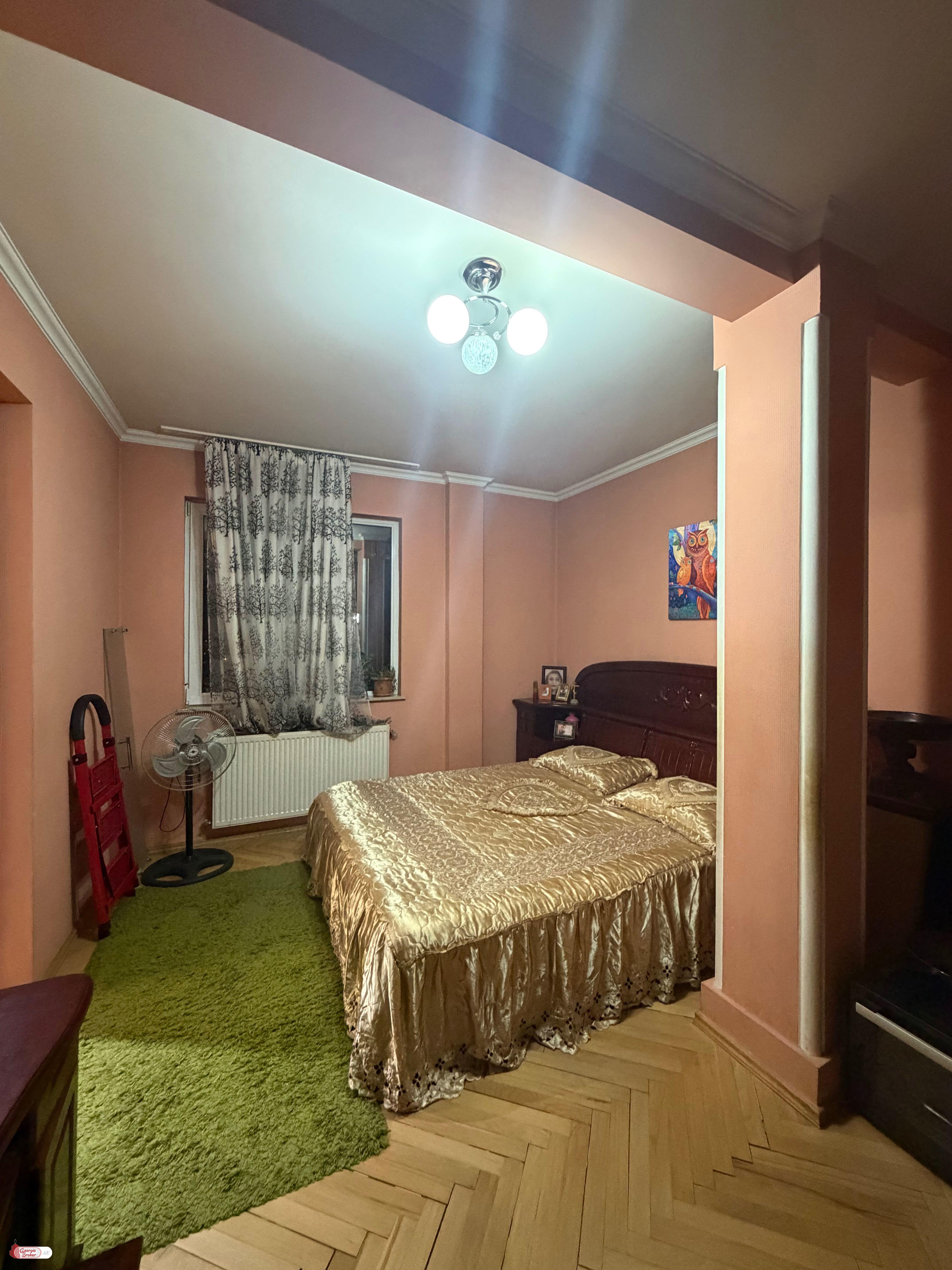 იყიდება ახალი გარემონტებული 4 ოთახიანი ბინა