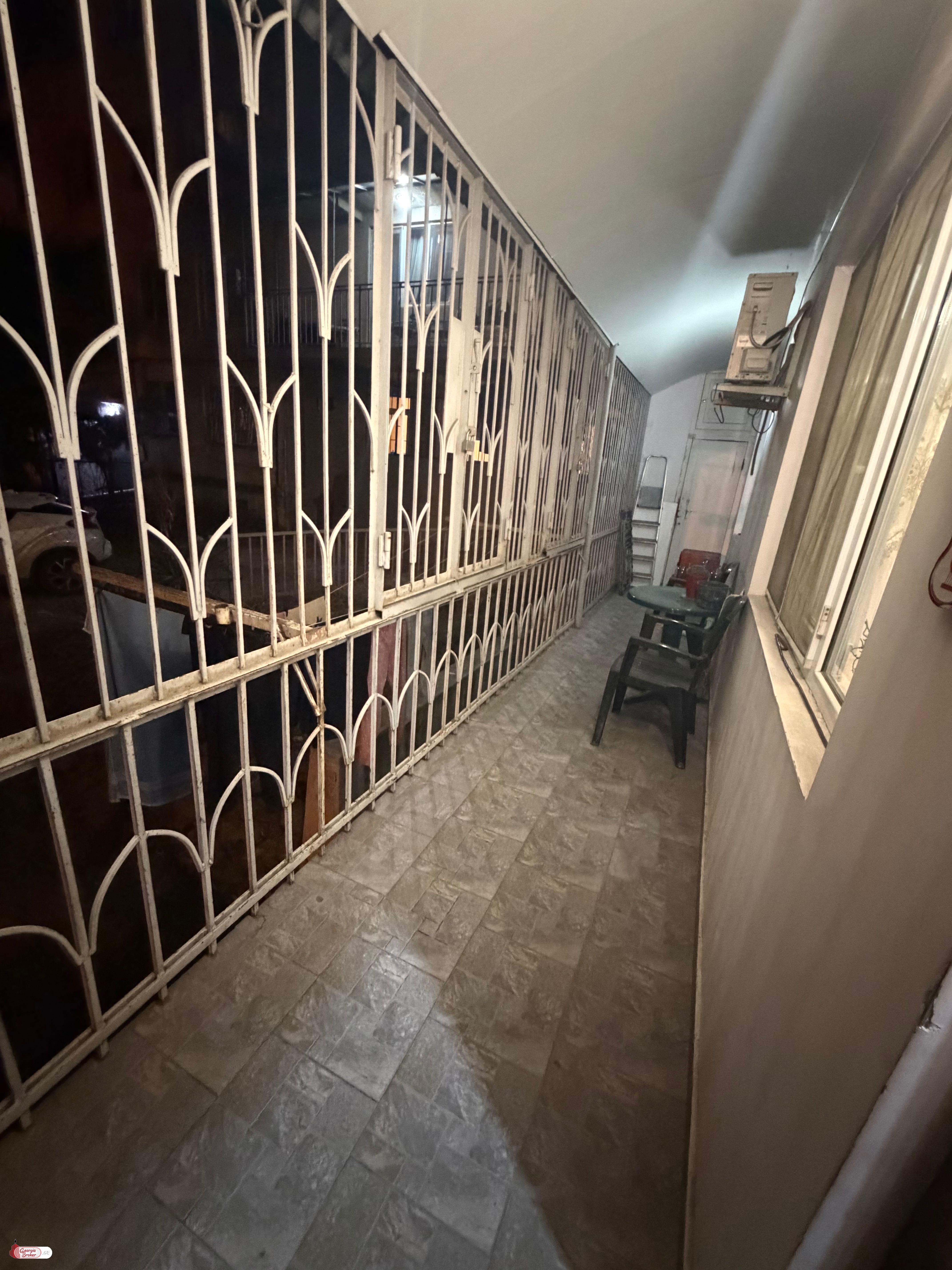 იყიდება ახალი გარემონტებული 4 ოთახიანი ბინა