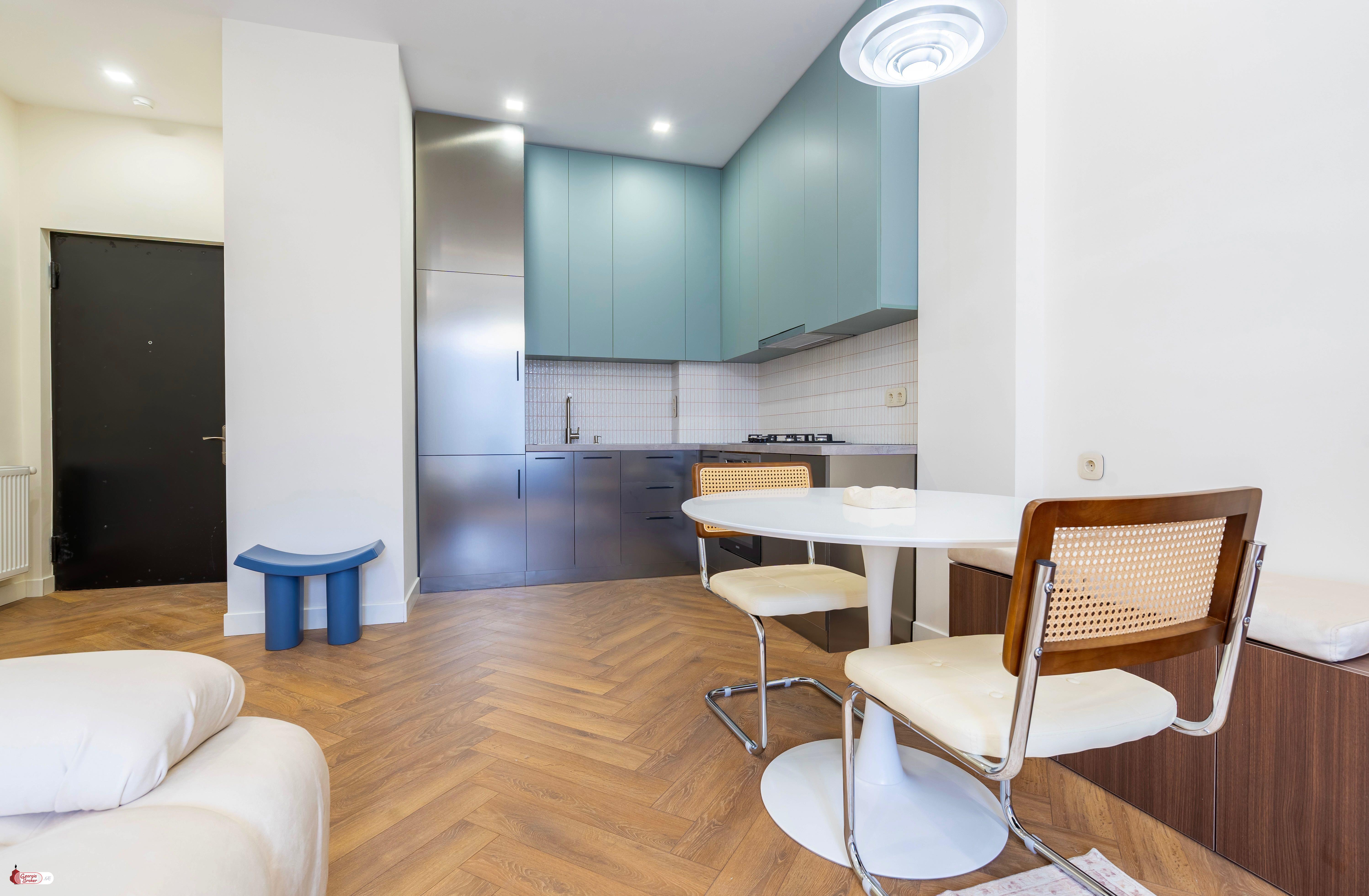 nearly repaired 2-room apartment for sale