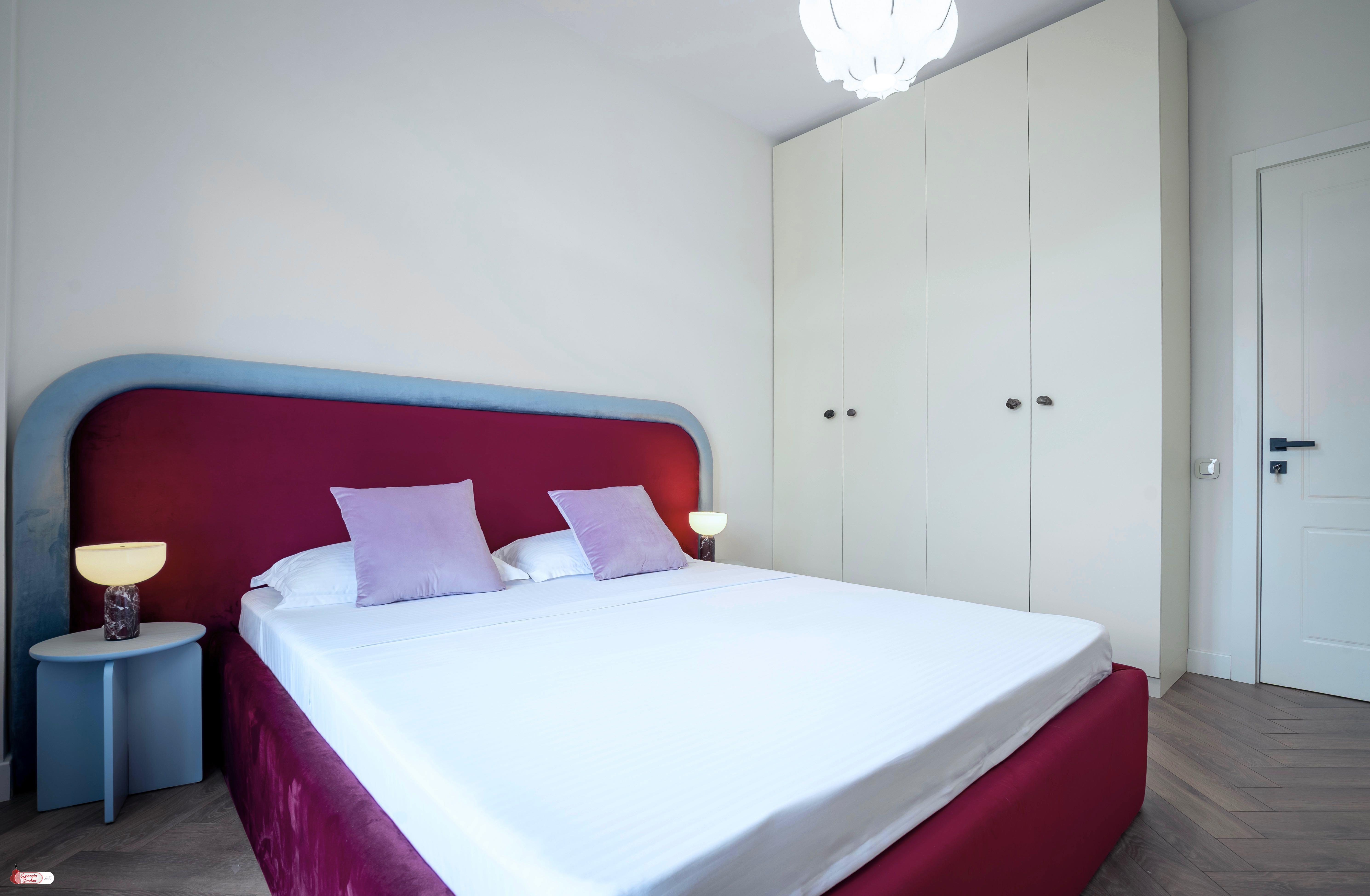 nearly repaired 2-room apartment for sale