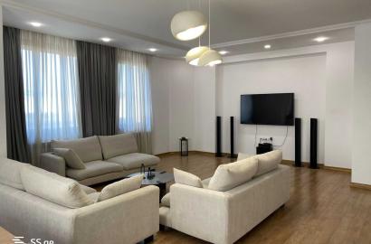 продается квартира с новым ремонтом 5-комнат