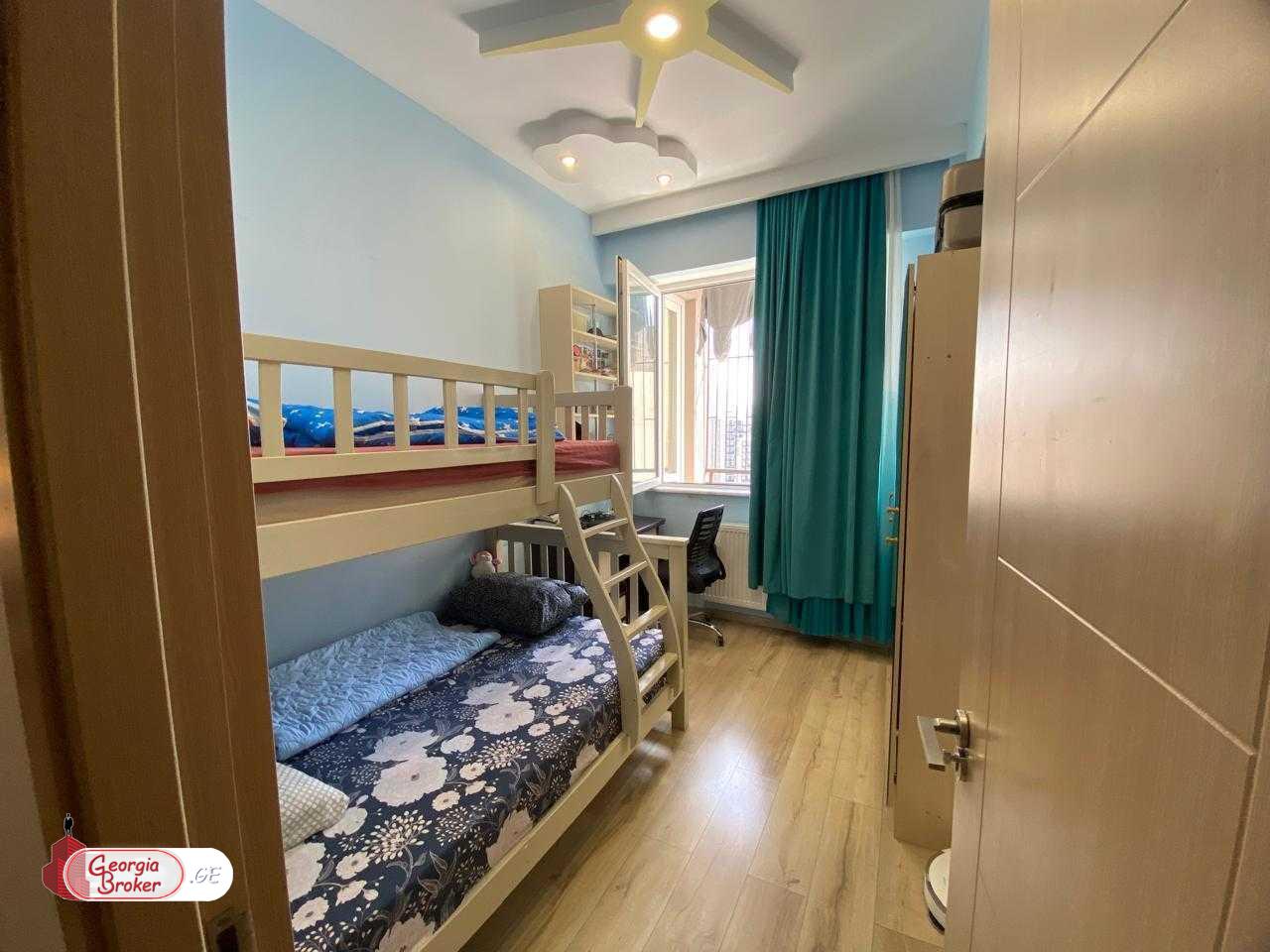 продается квартира с новым ремонтом 3-комнаты