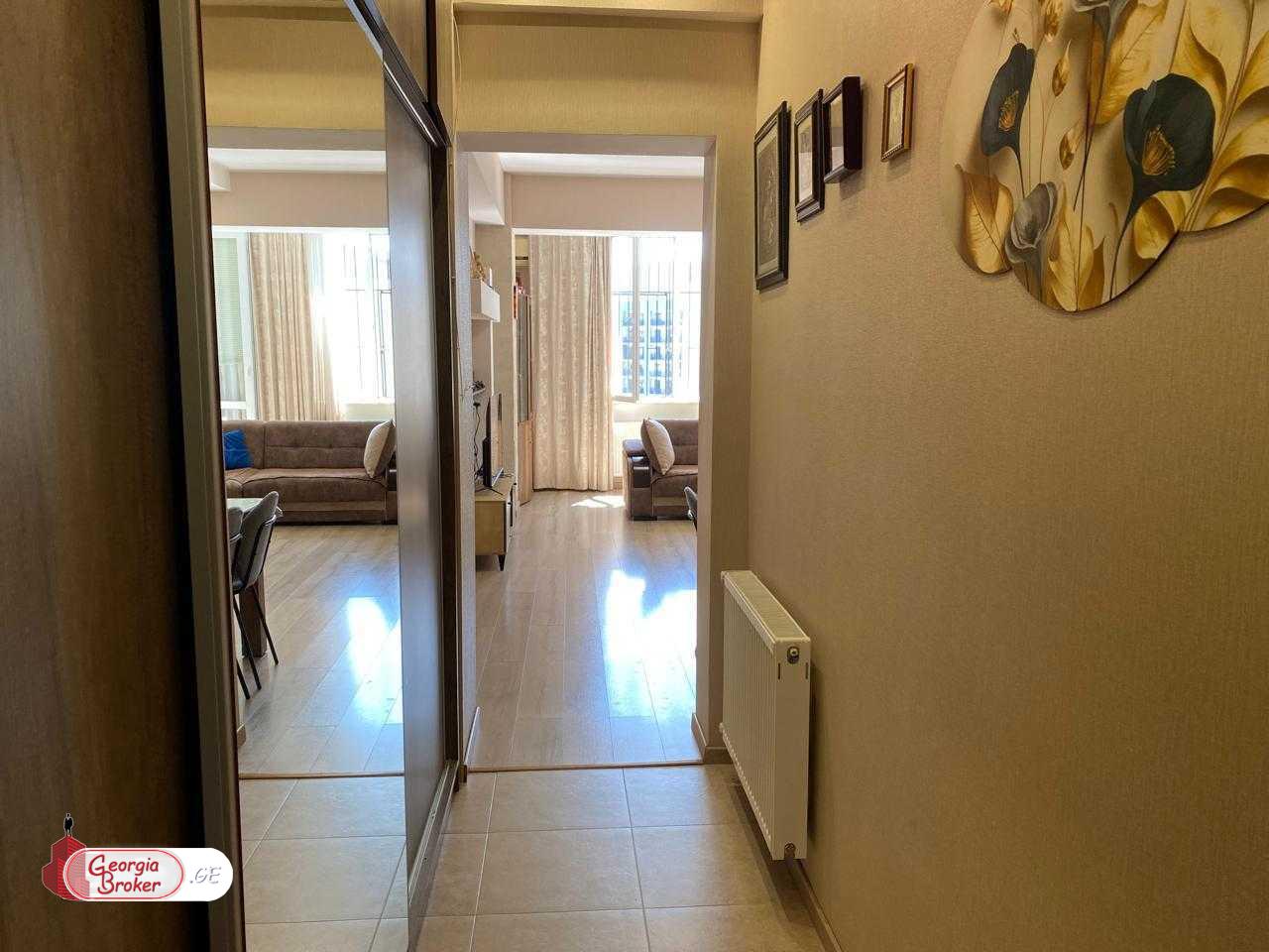 продается квартира с новым ремонтом 3-комнаты