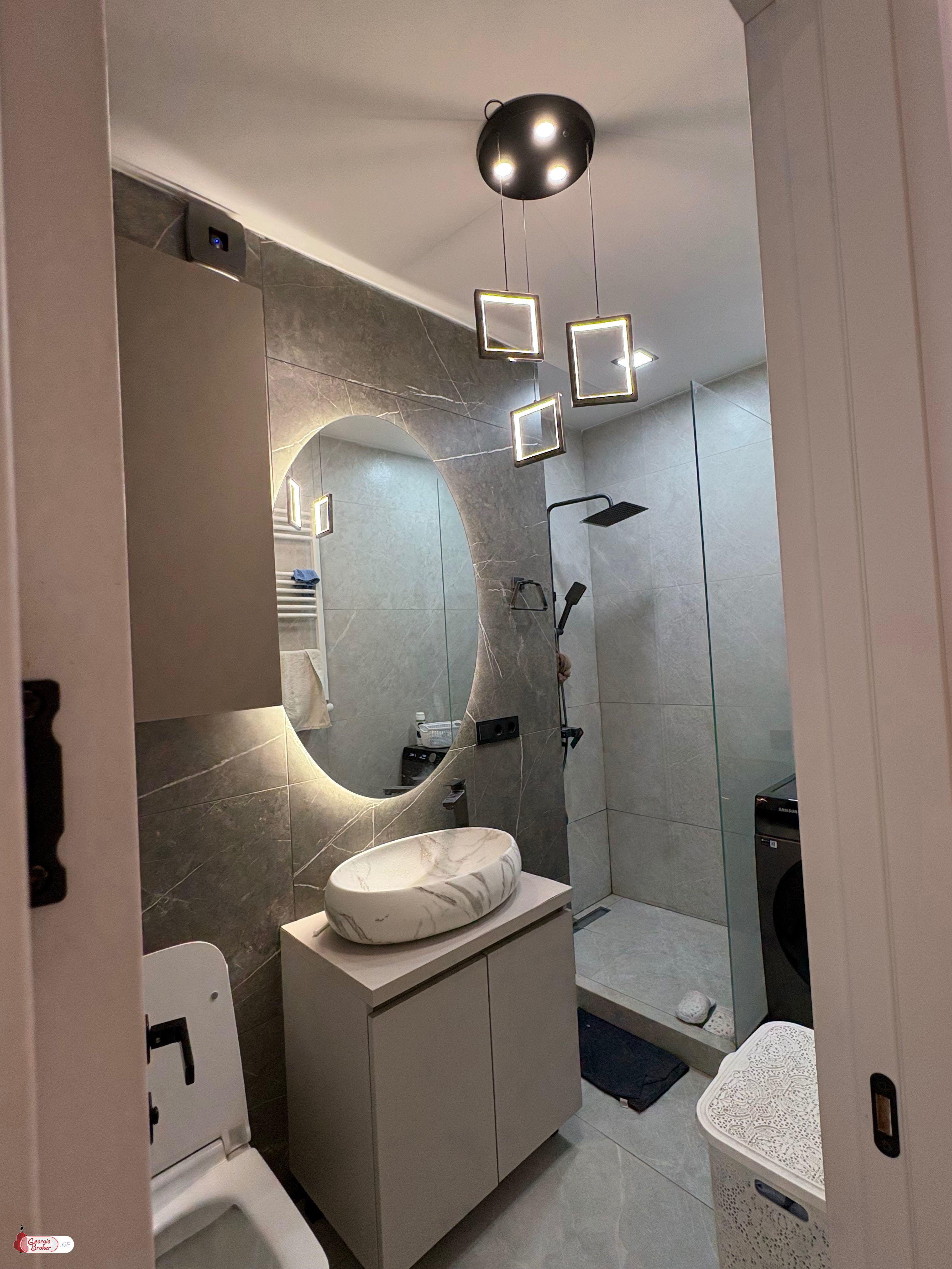 იყიდება ახალი გარემონტებული 4 ოთახიანი ბინა