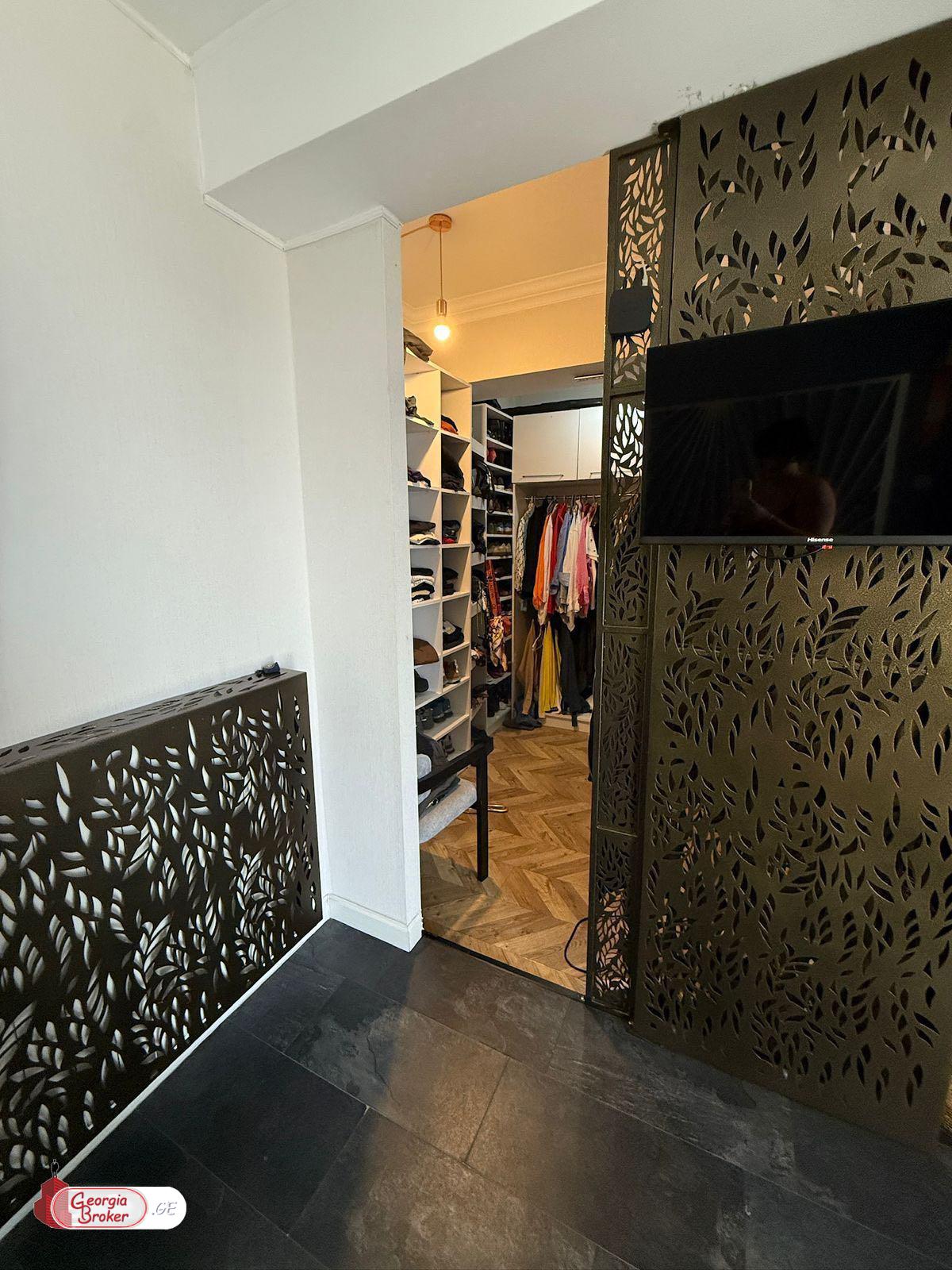 продается квартира с новым ремонтом 6-комнат