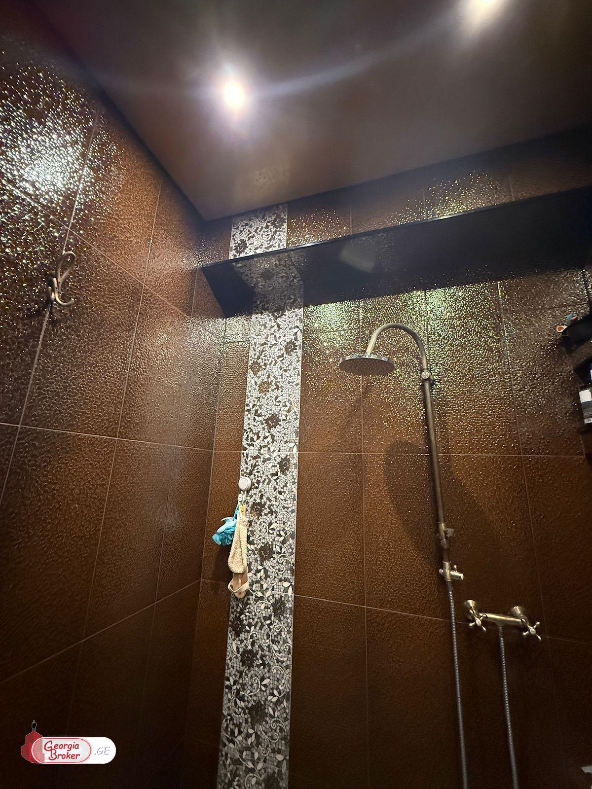 продается квартира с новым ремонтом 6-комнат