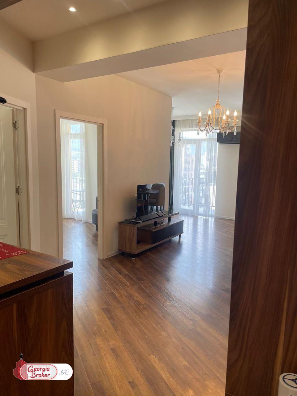 продается квартира с новым ремонтом 3-комнаты