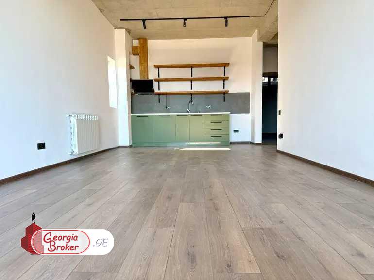 продается квартира с новым ремонтом 4-комнаты