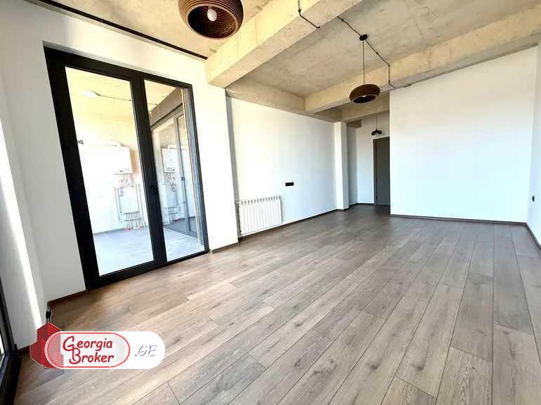 продается квартира с новым ремонтом 4-комнаты