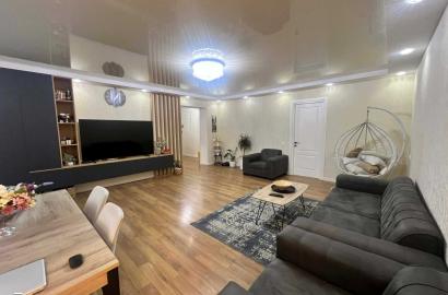 продается квартира с новым ремонтом 4-комнаты