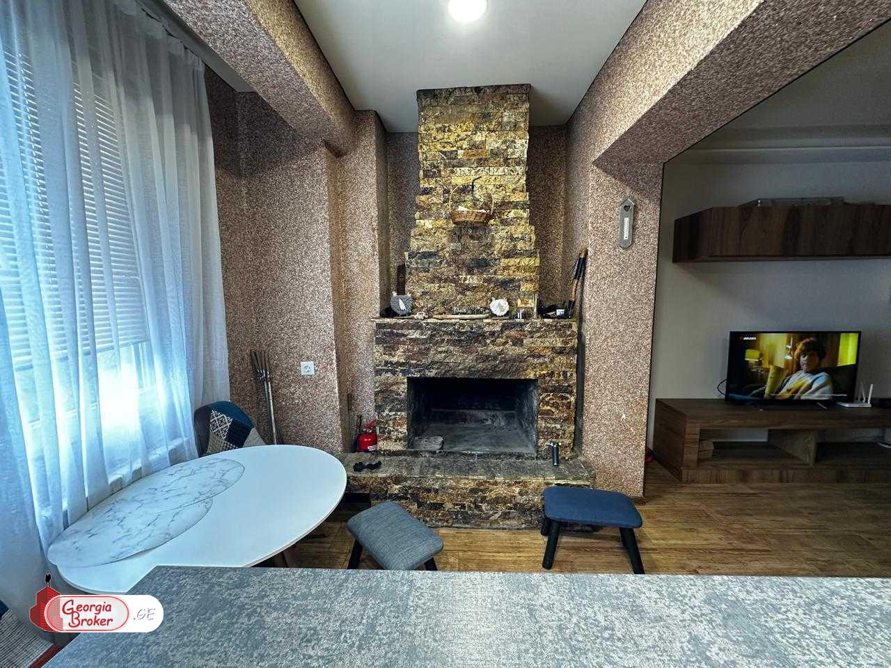 იყიდება ახალი გარემონტებული 5 ოთახიანი ბინა