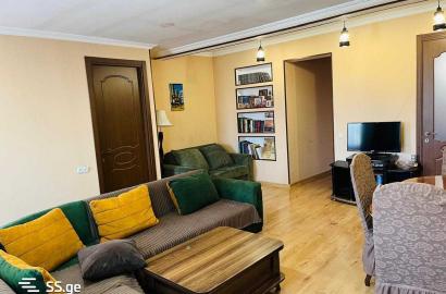 იყიდება ახალი გარემონტებული 4 ოთახიანი ბინა